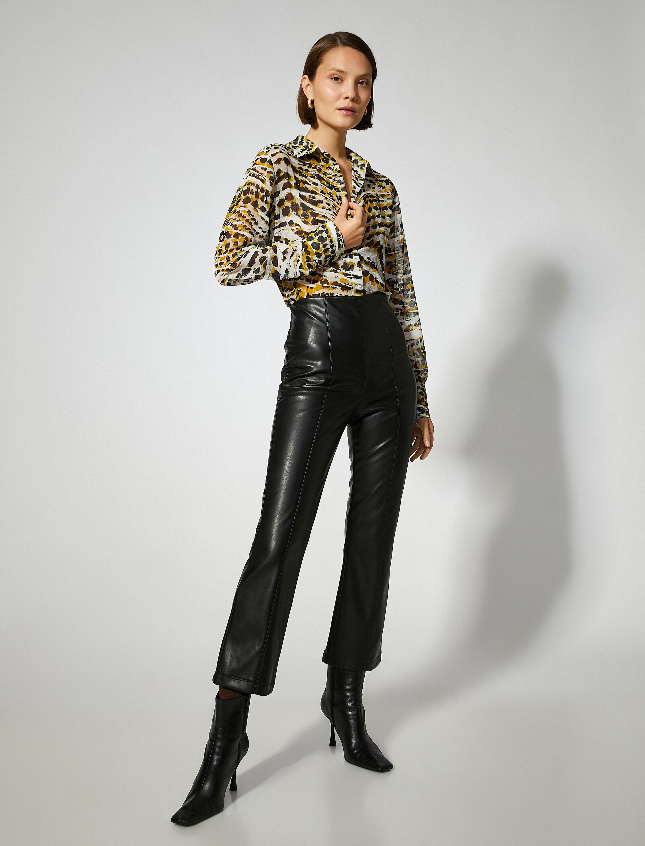   Deri Görünümlü Crop Pantolon