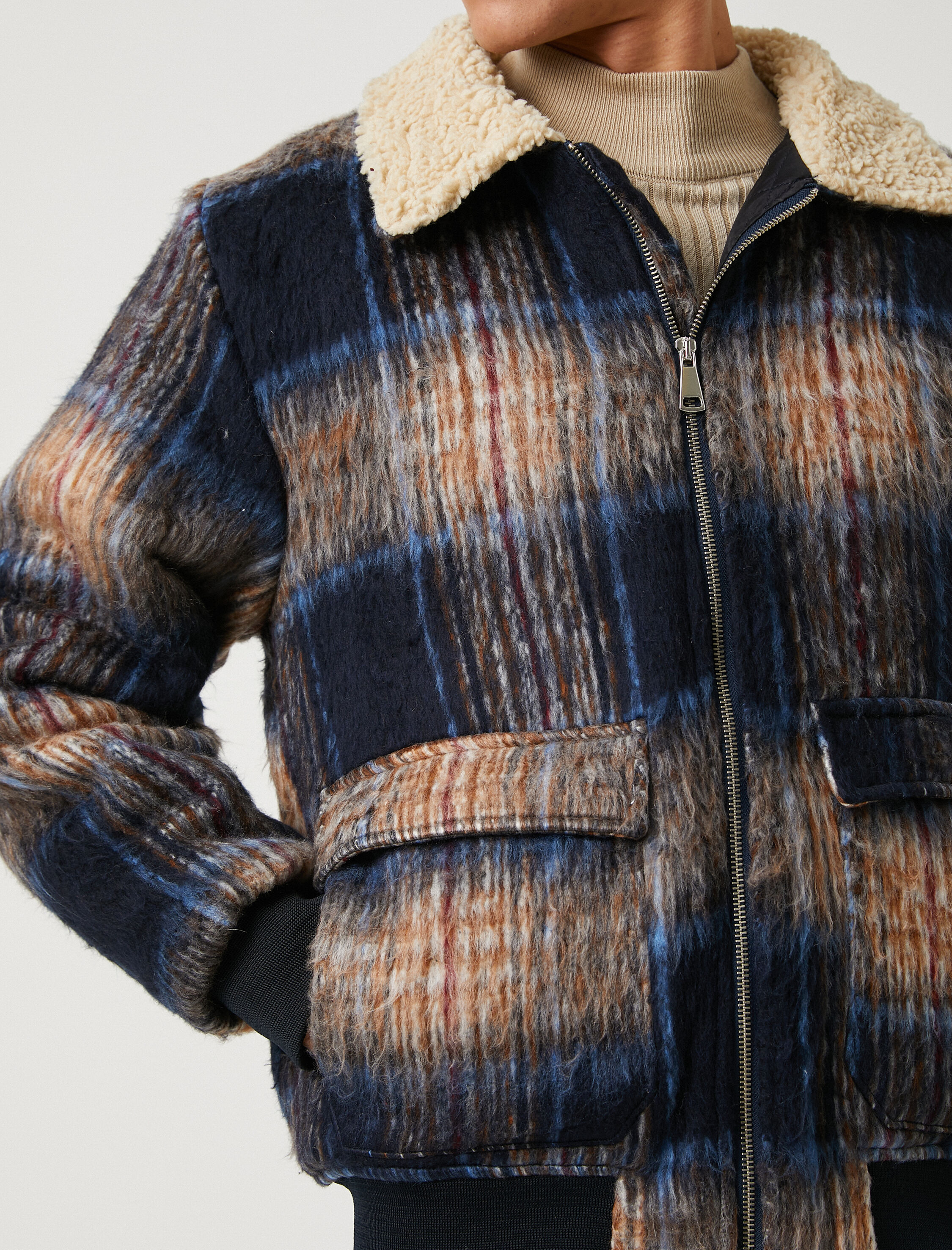   Yaka Detaylı Ceket Cepli Fermuarlı Yumuşak Dokulu