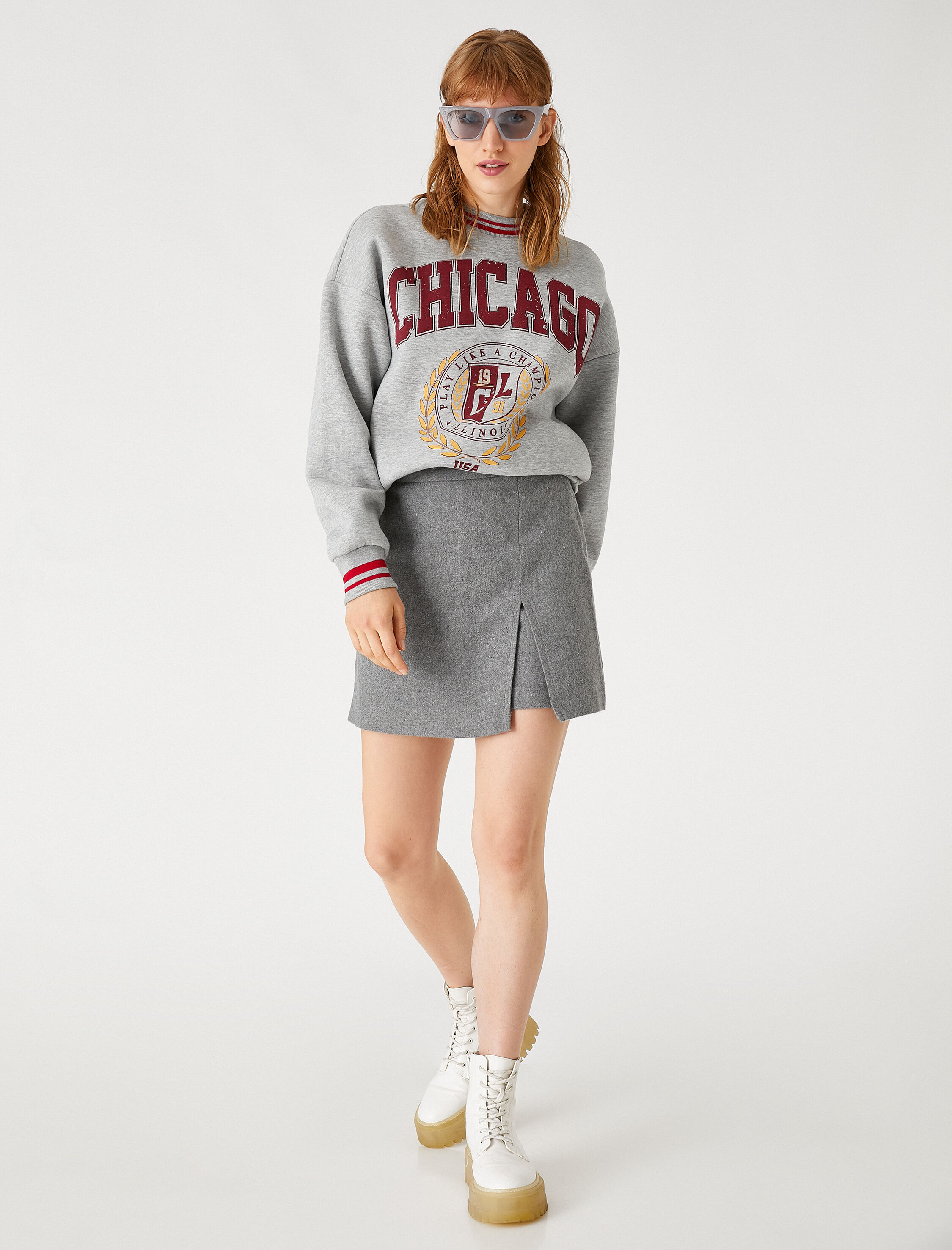   Şort Etek Yırtmaç Detaylı