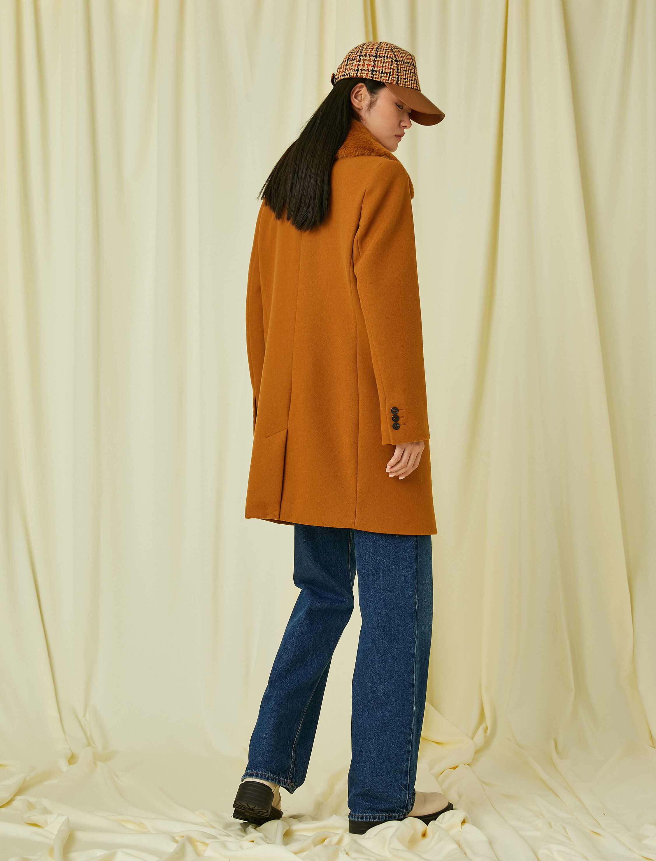   Kaşe Kaban Cep Detaylı Katlı Yaka