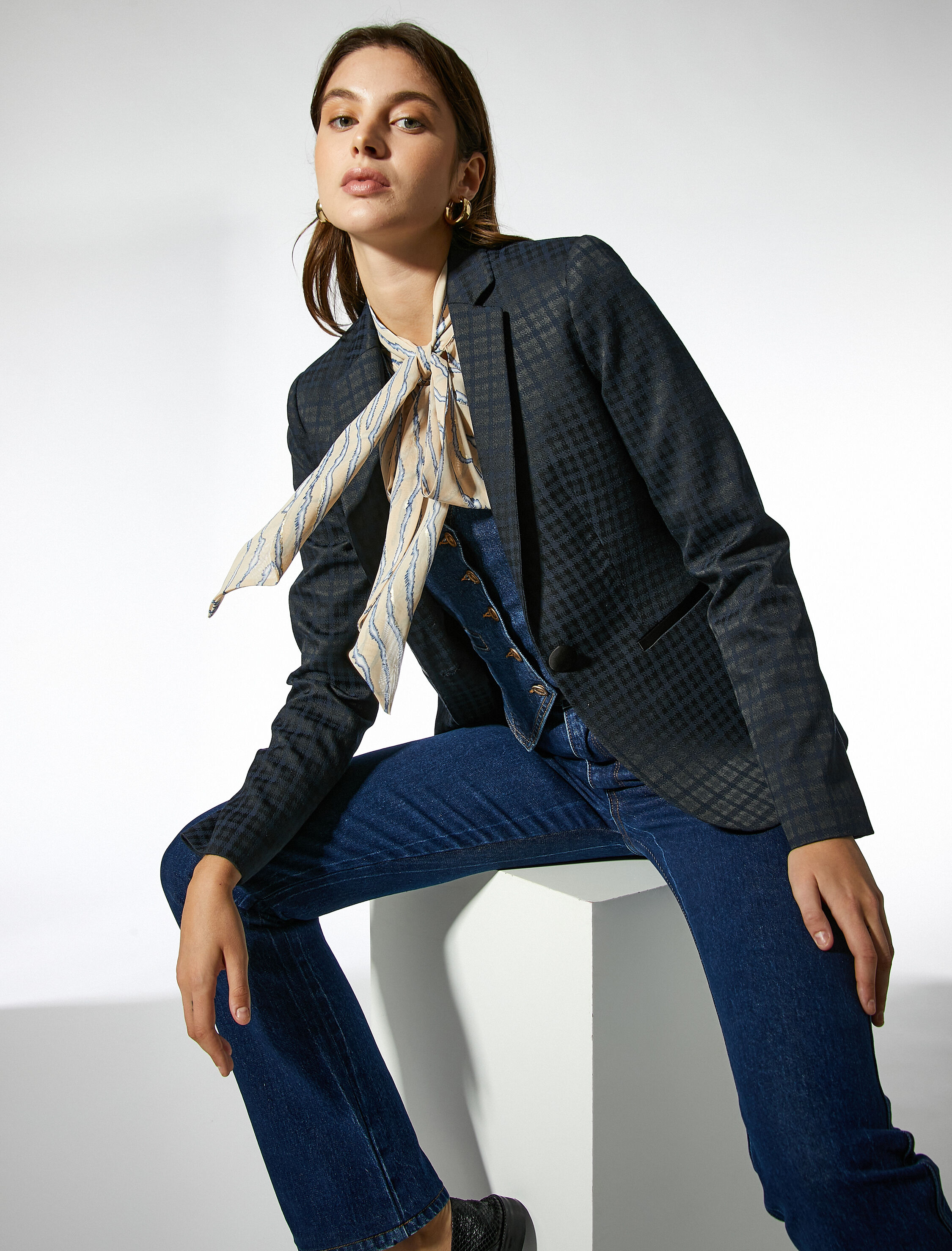   Ayşegül Afacan X Koton - Jakarlı Cep Detaylı Blazer Ceket