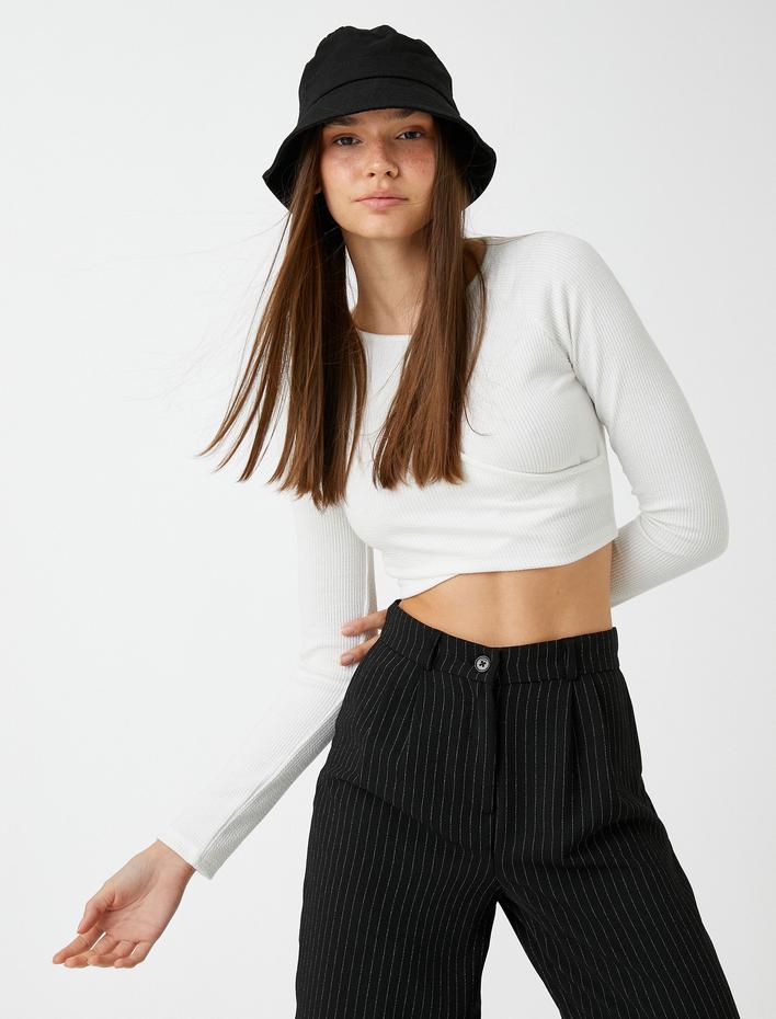  Crop Tişört Uzun Kollu Pencere Detaylı