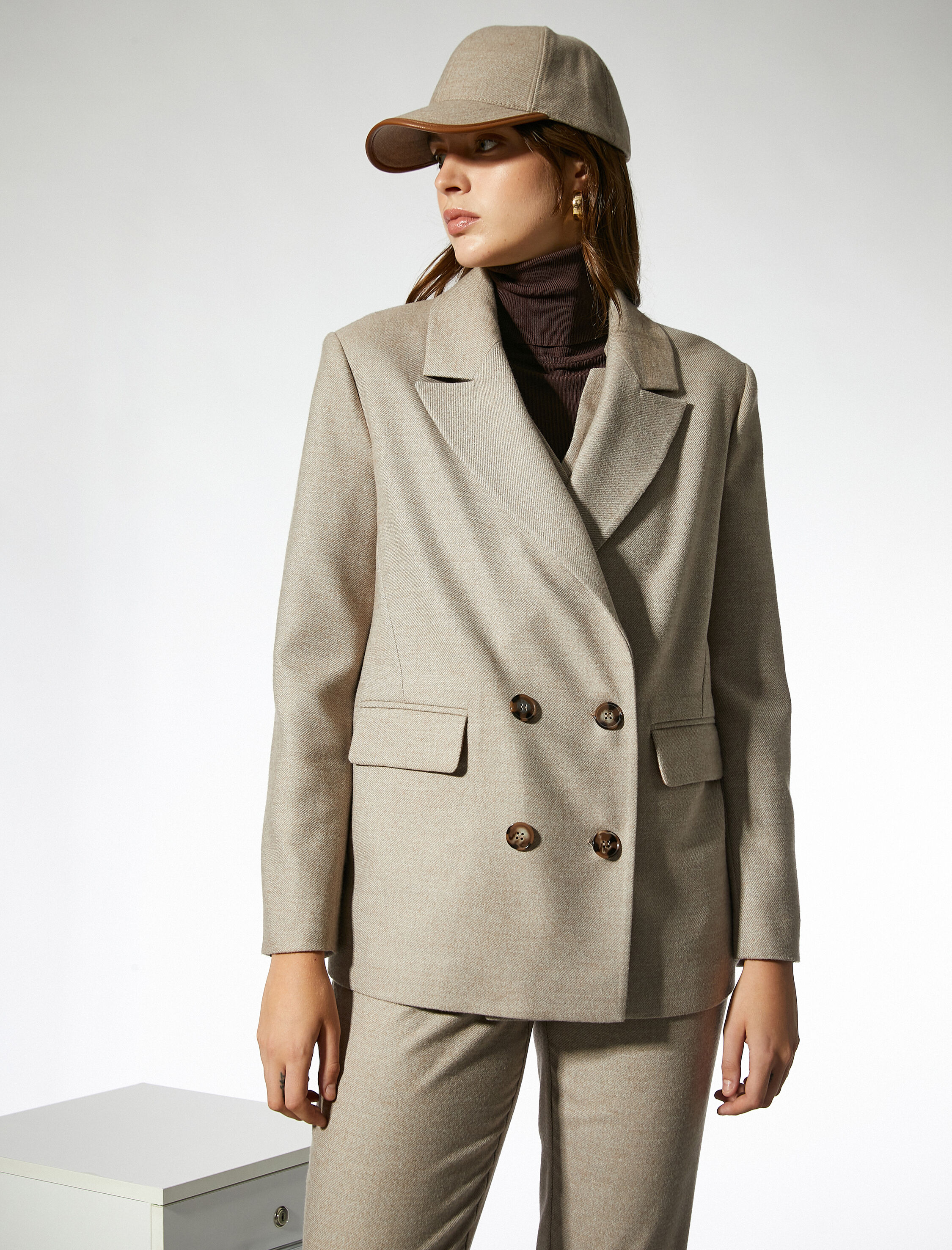   Düğmeli Kruvaze Blazer Ceket