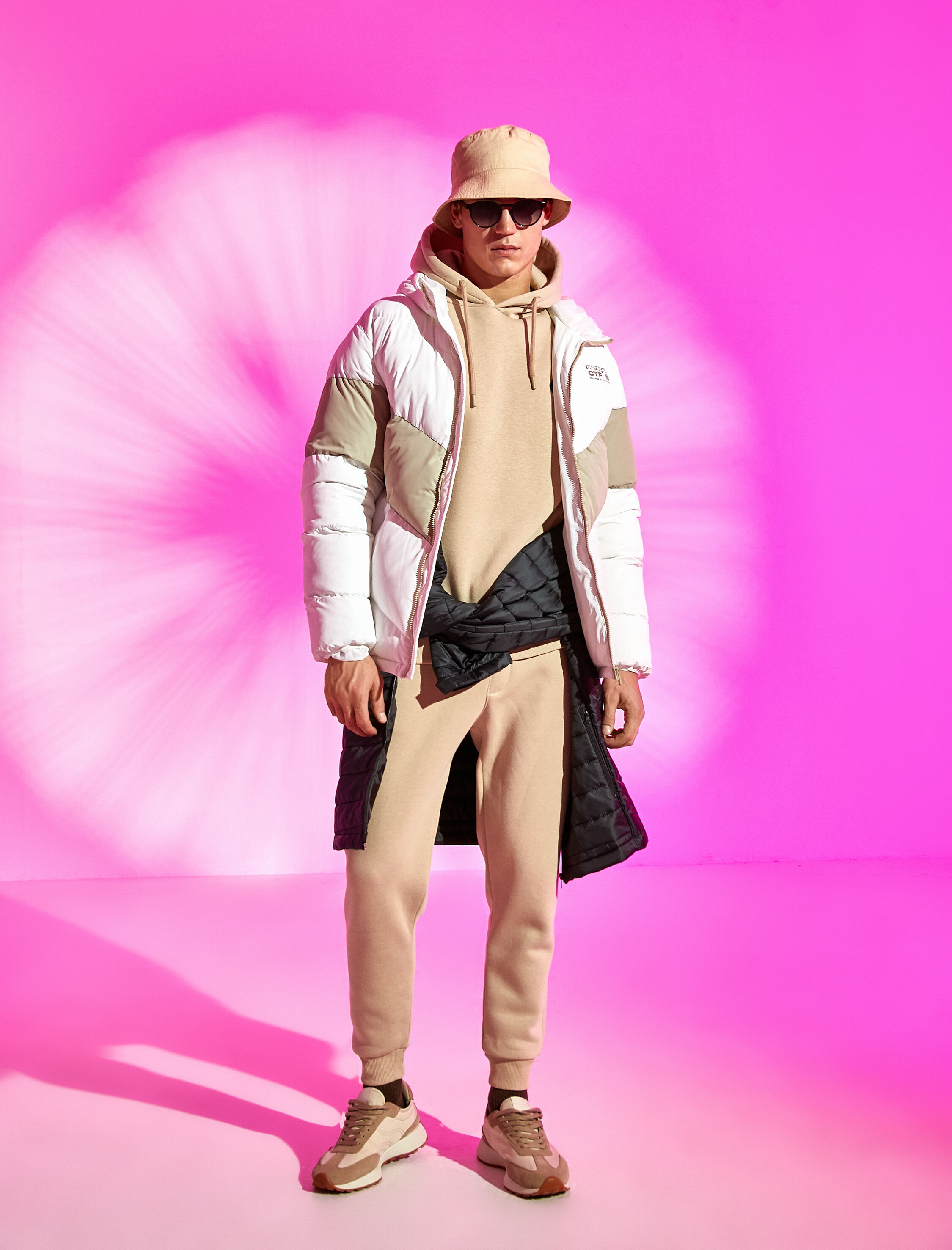   Kapşonlu Şişme Mont Baskılı Su Geçirmez