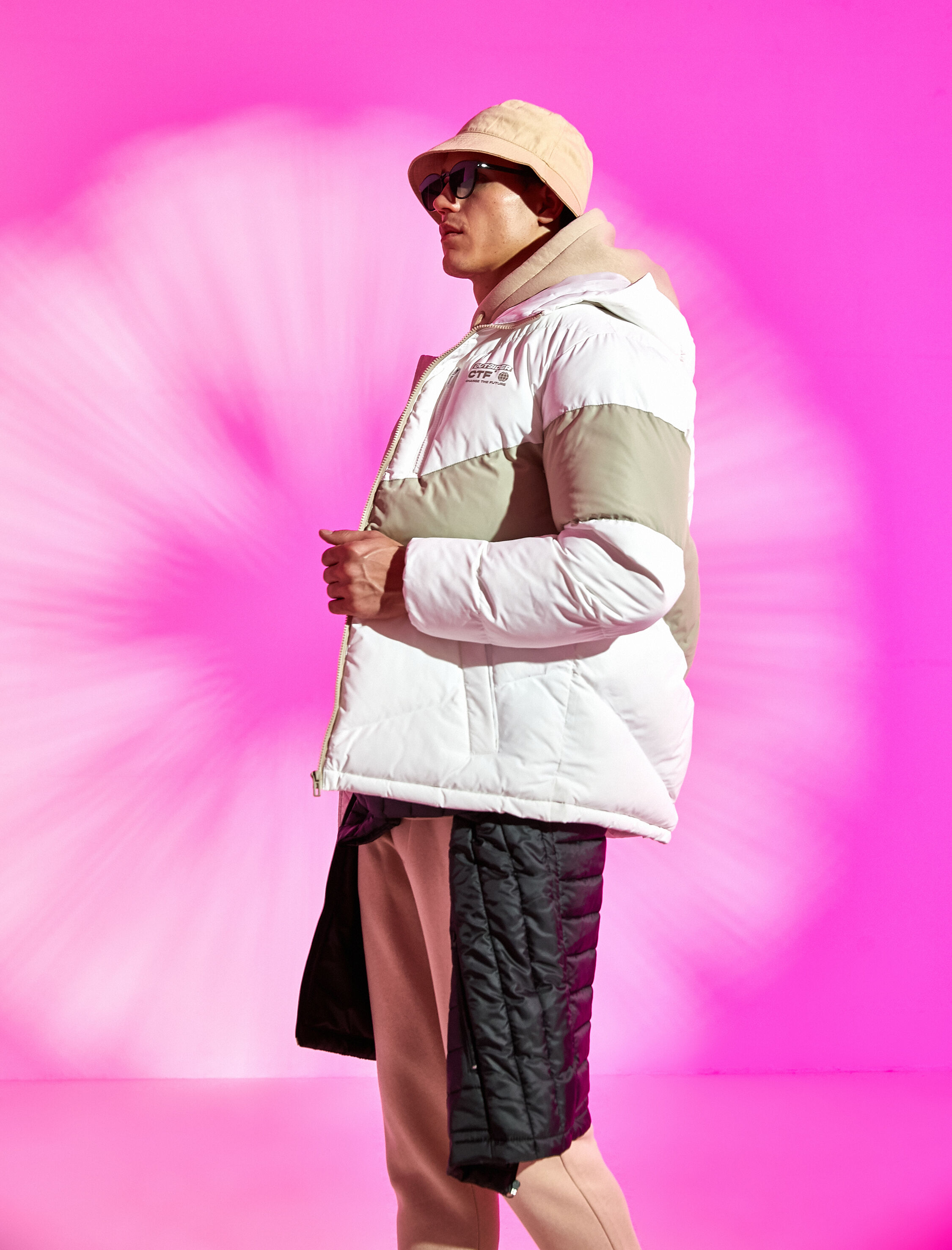   Kapşonlu Şişme Mont Baskılı Su Geçirmez