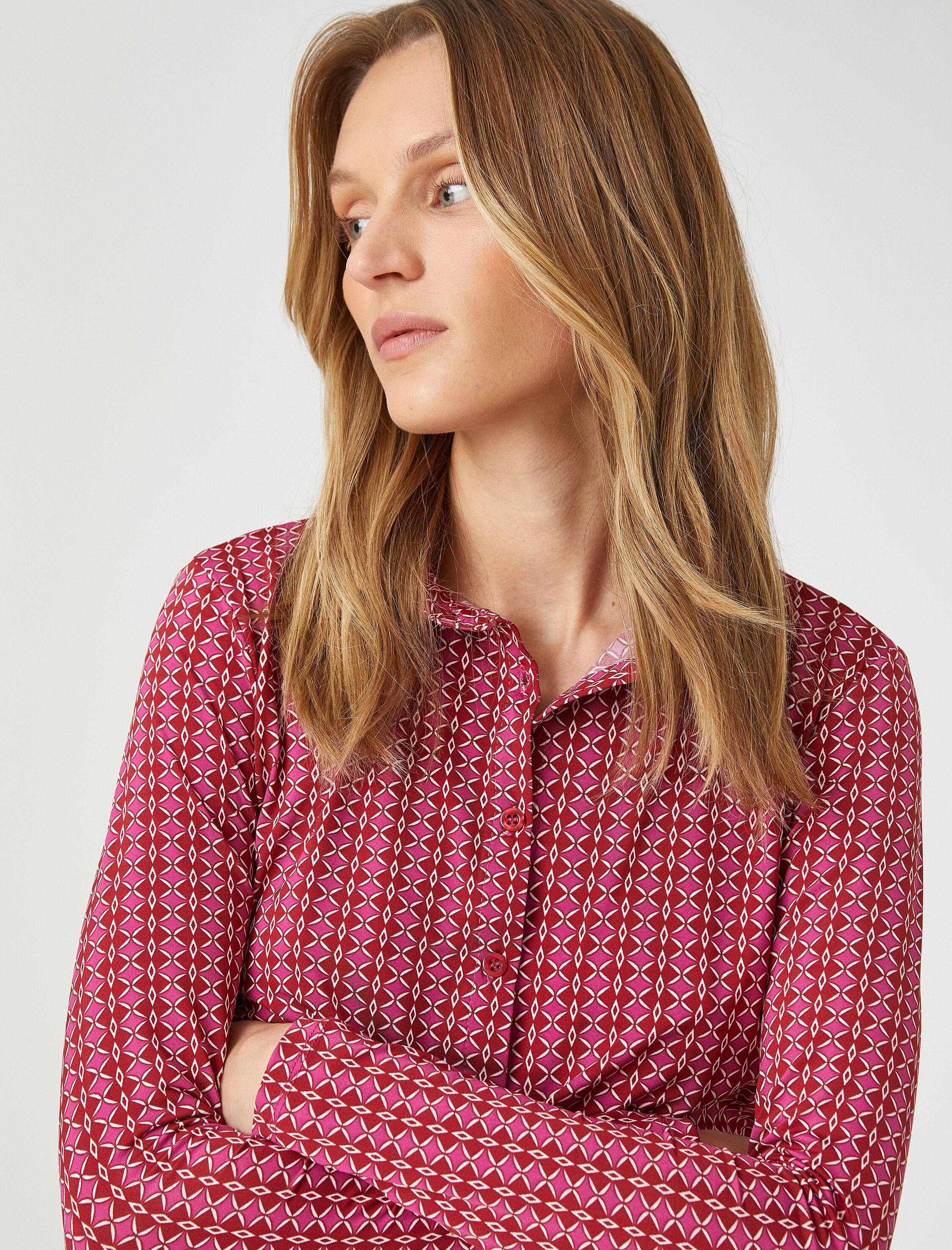   Düğmeli Uzun Kollu Gömlek