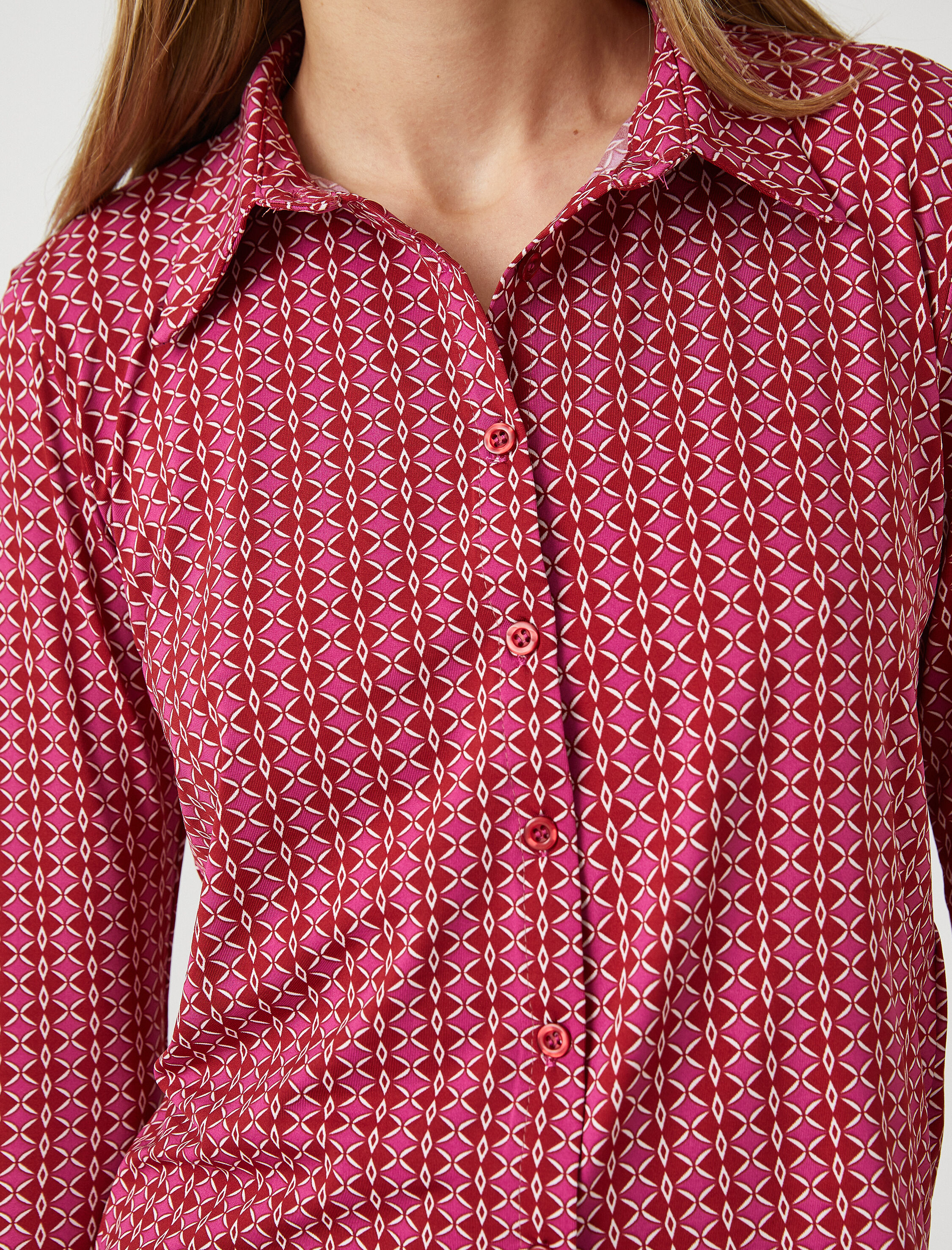   Düğmeli Uzun Kollu Gömlek