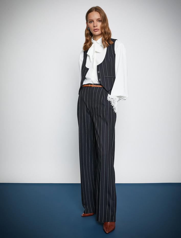  Melis Ağazat X Koton - Kemer Detaylı Pileli Palazzo Pantolon