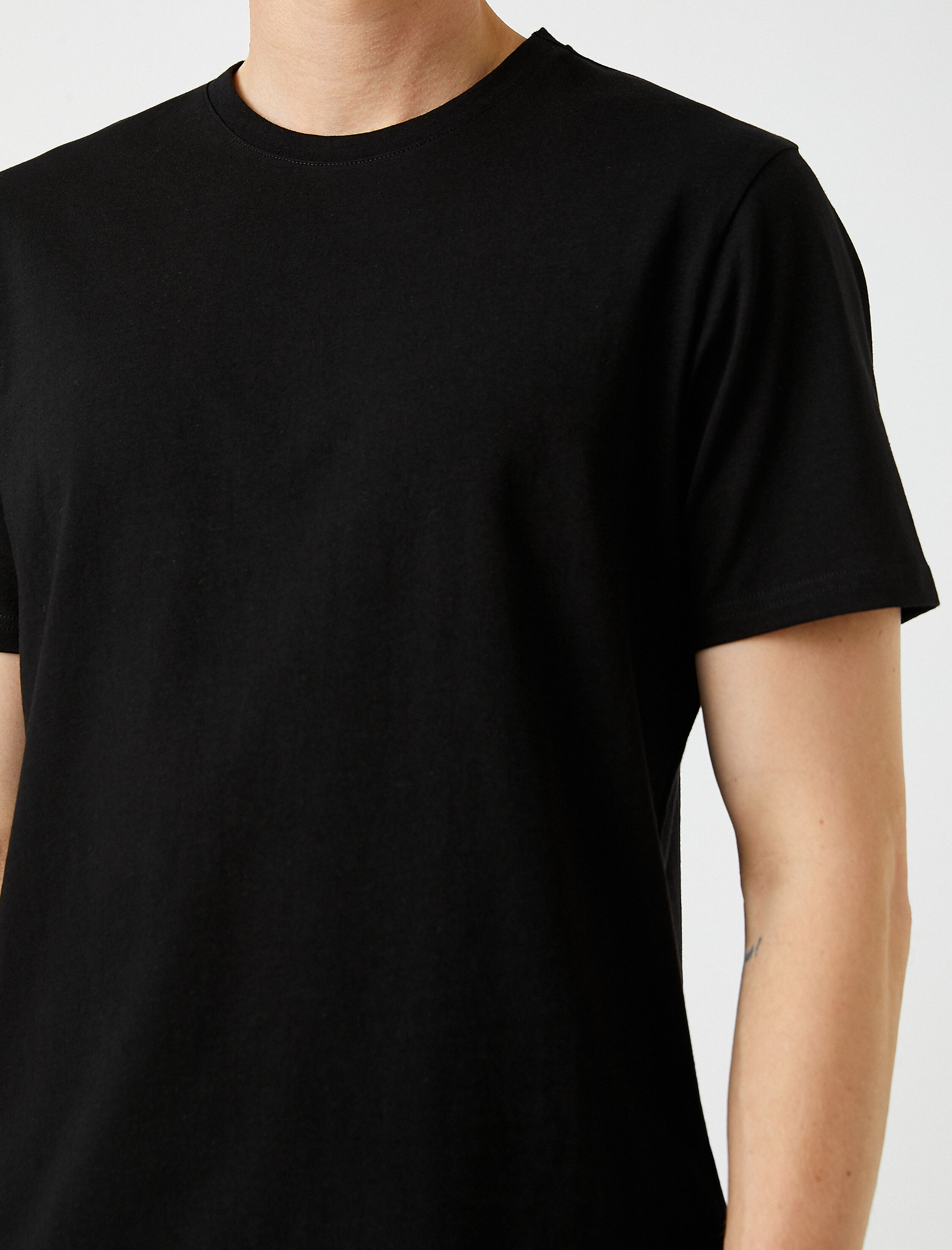   Bisiklet Yaka Basic Tişört