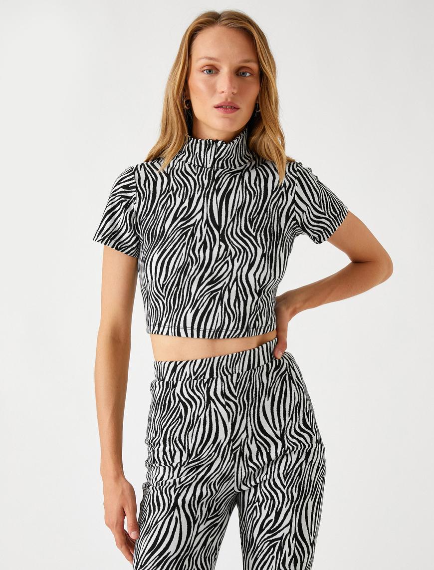   Zebra Desenli Crop Tişört Balıkçı Yaka