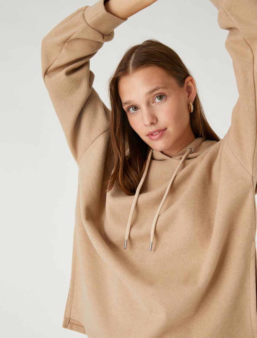   Kapüşonlu Sweatshirt Yırtmaç Detaylı