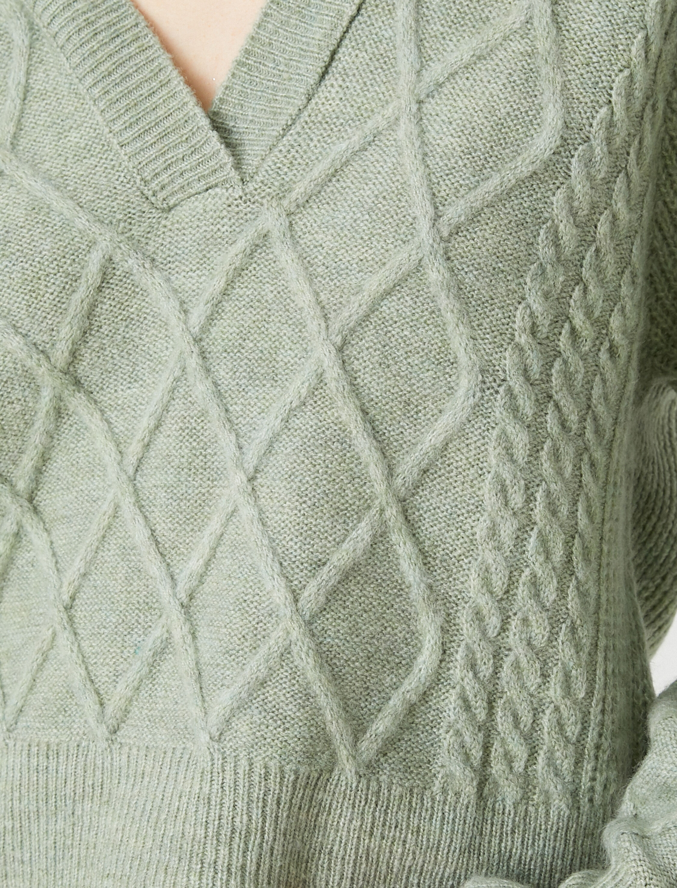   Kapüşonlu Kazak Örgü Detaylı