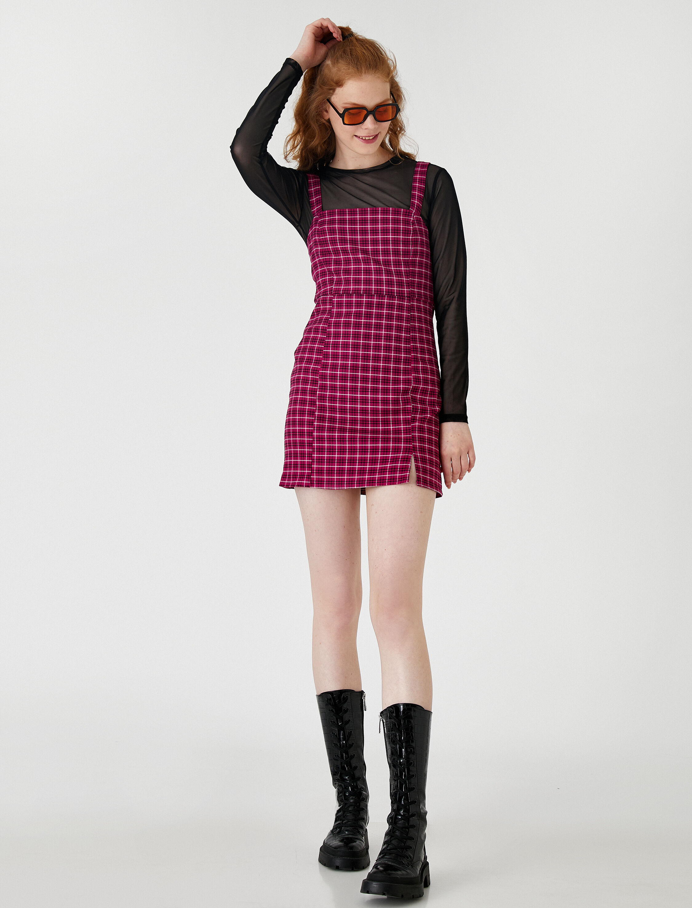   Kare Yaka Mini Elbise Yırtmaçlı