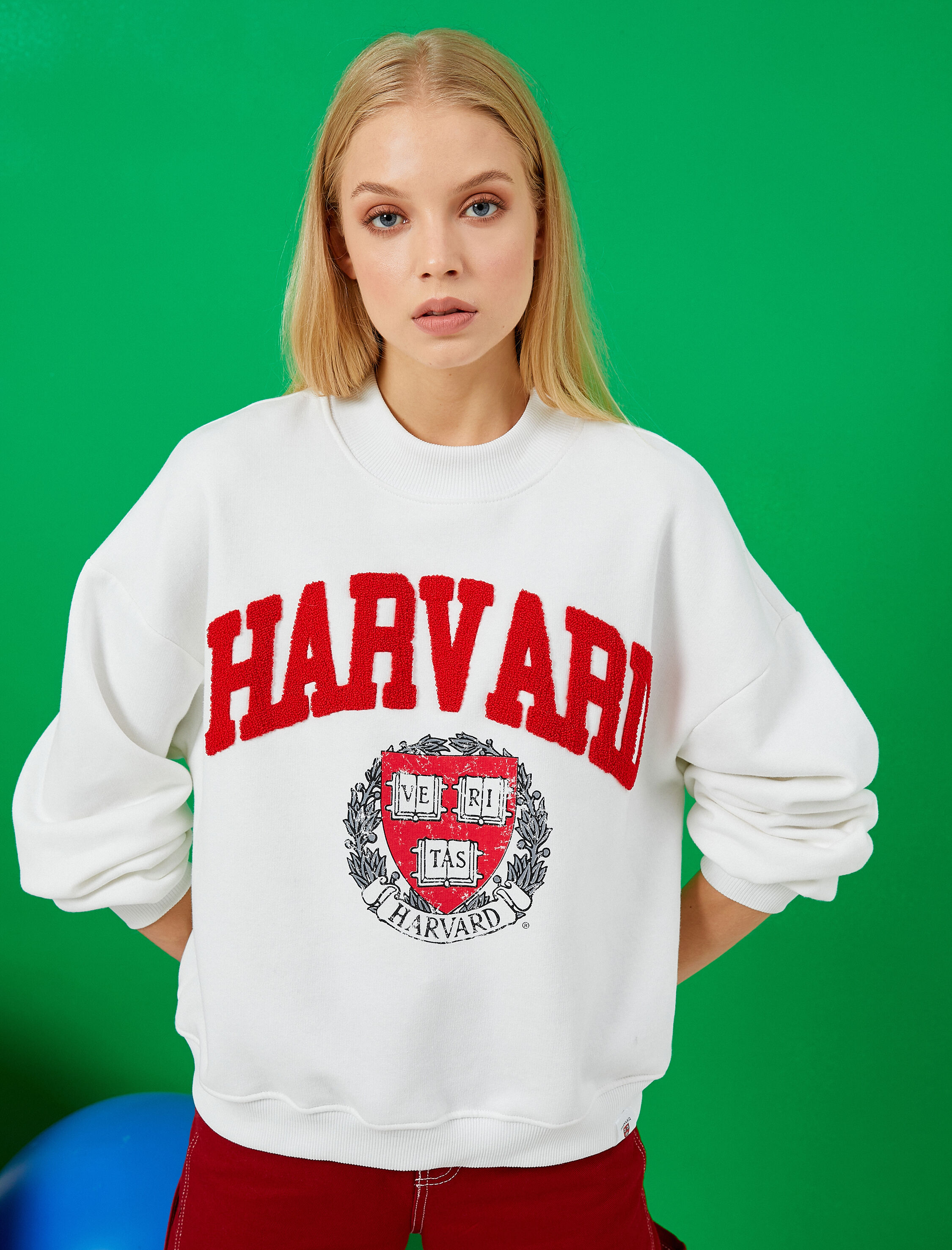 Koton Oversize Baskılı Kolej Sweatshirt Harvard Lisanslı İçi Polarlı. 3
