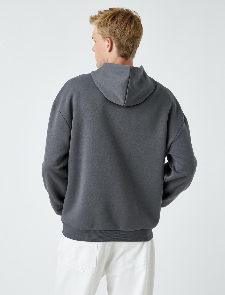   Kapşonlu Oversize Sweatshirt Şardonlu Kelebek Baskılı Yarasa Kollu
