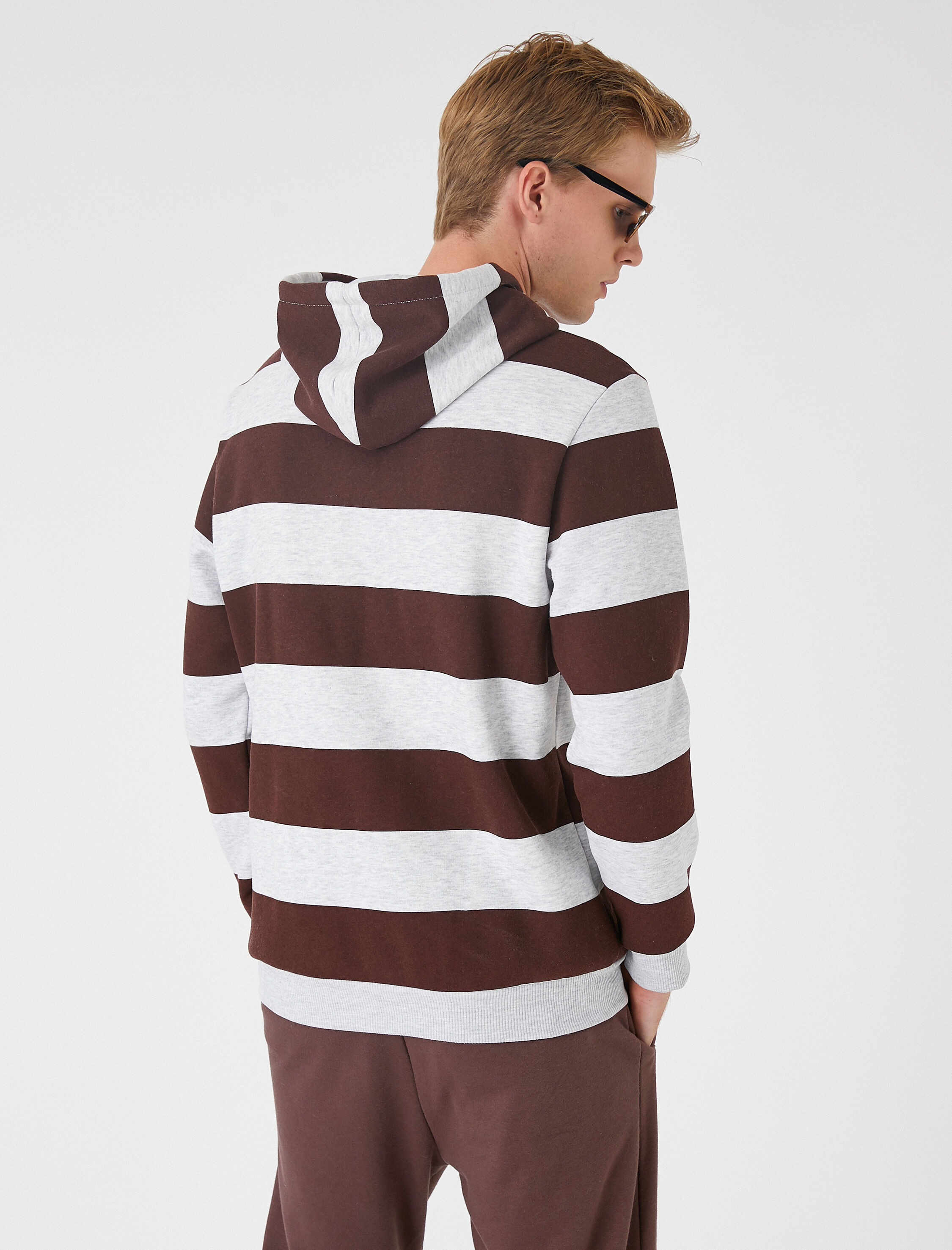   Kapşonlu Cepli Sweatshirt Şardonlu