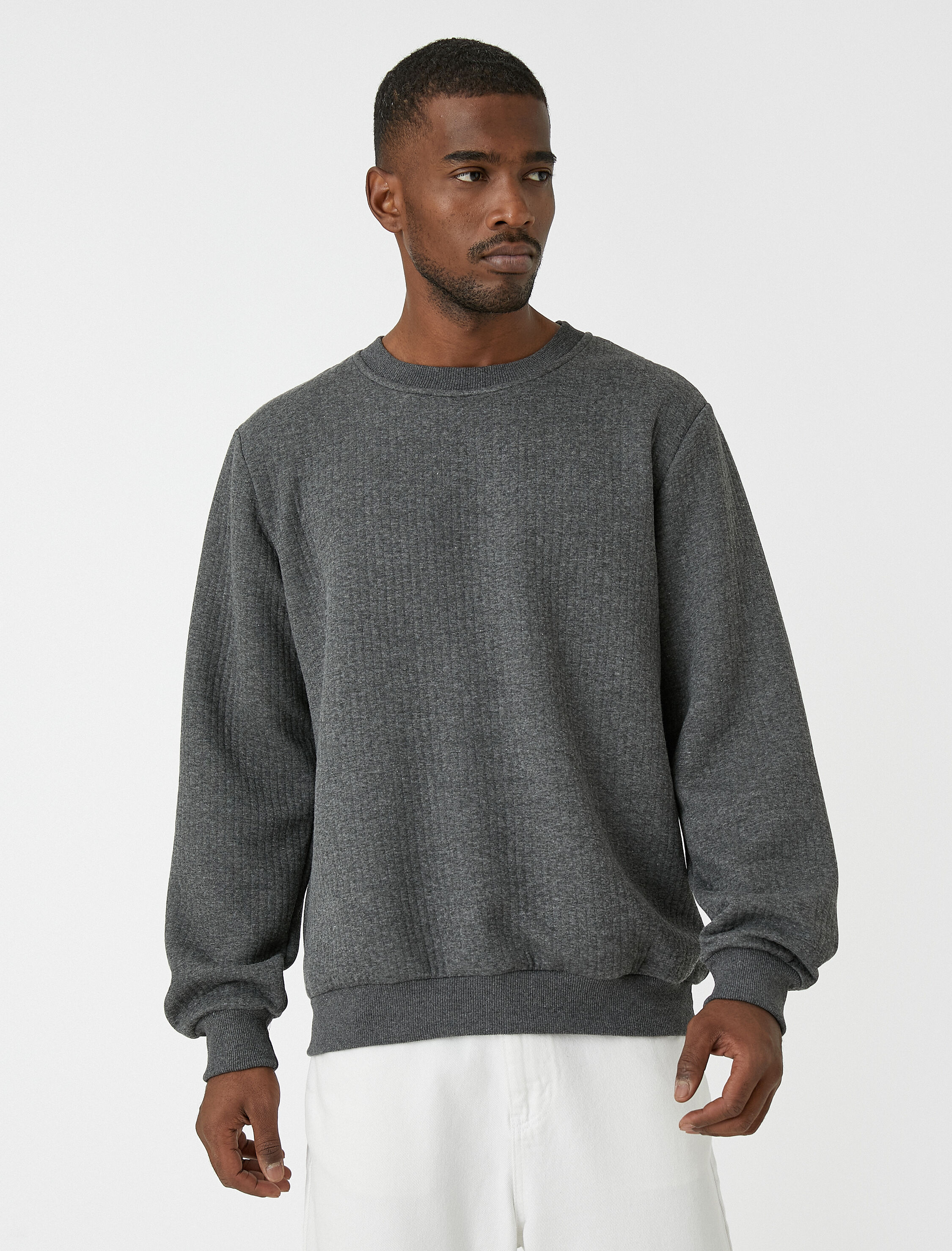 Basic Dokulu Sweatshirt Bisiklet Yaka