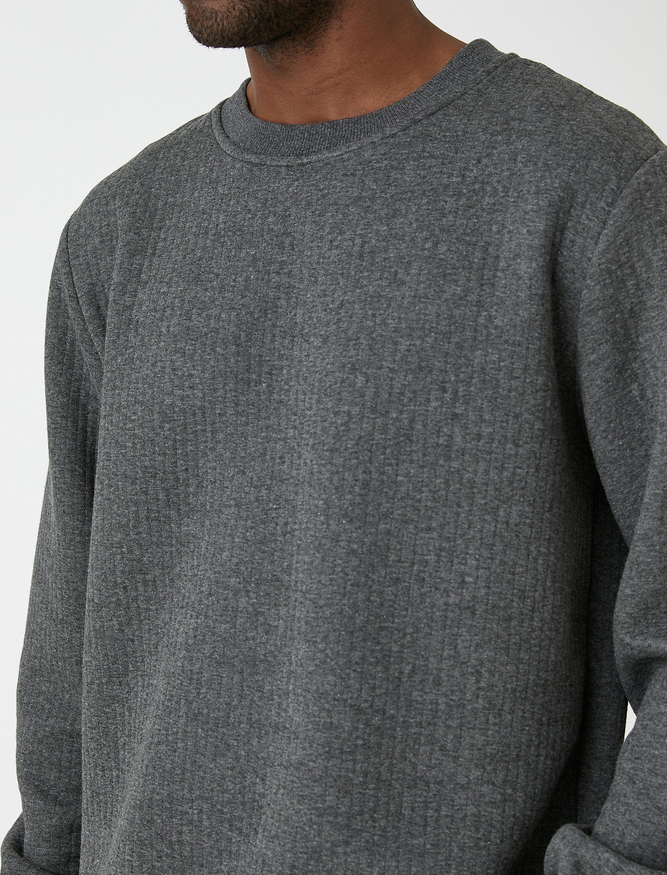 Basic Dokulu Sweatshirt Bisiklet Yaka