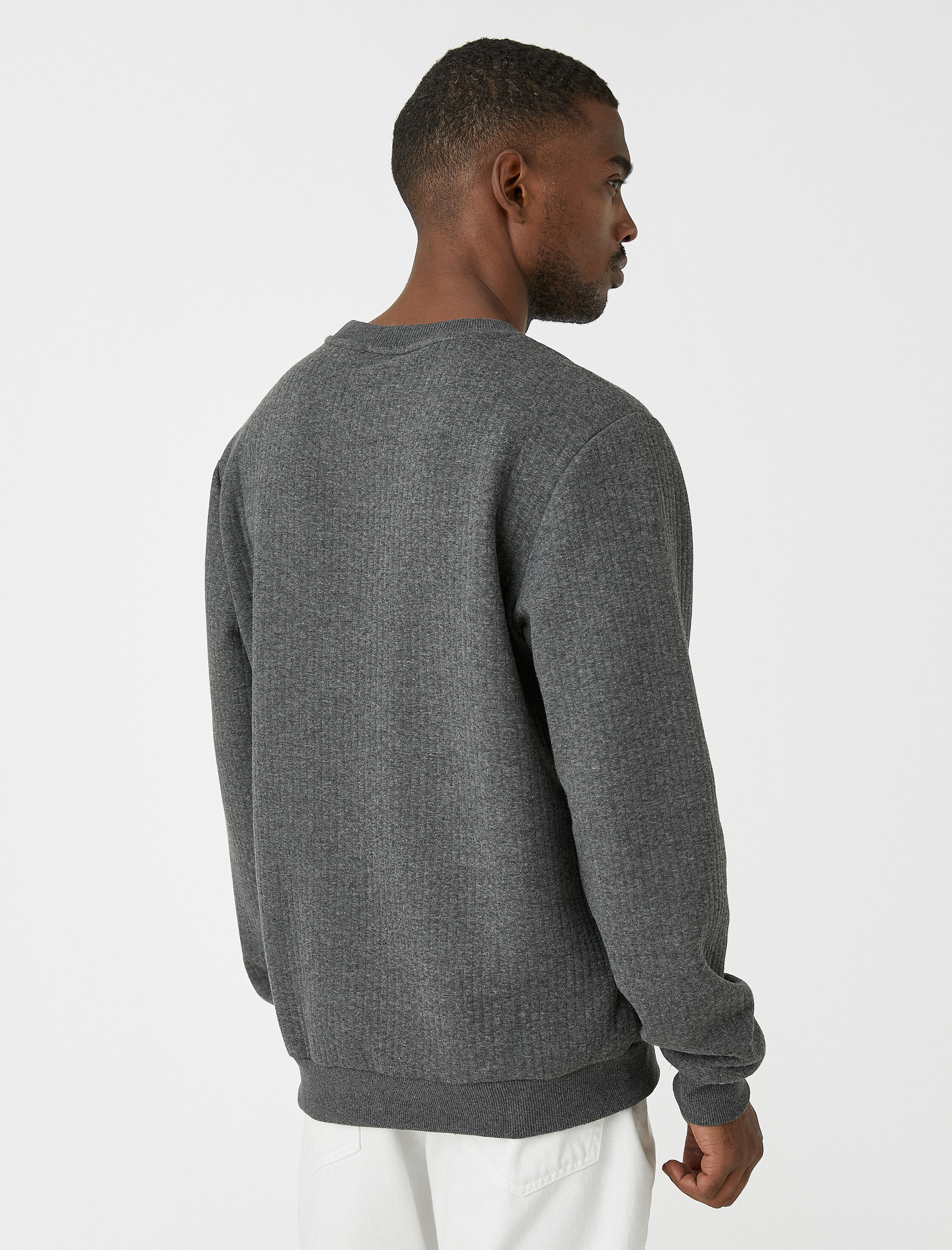Basic Dokulu Sweatshirt Bisiklet Yaka