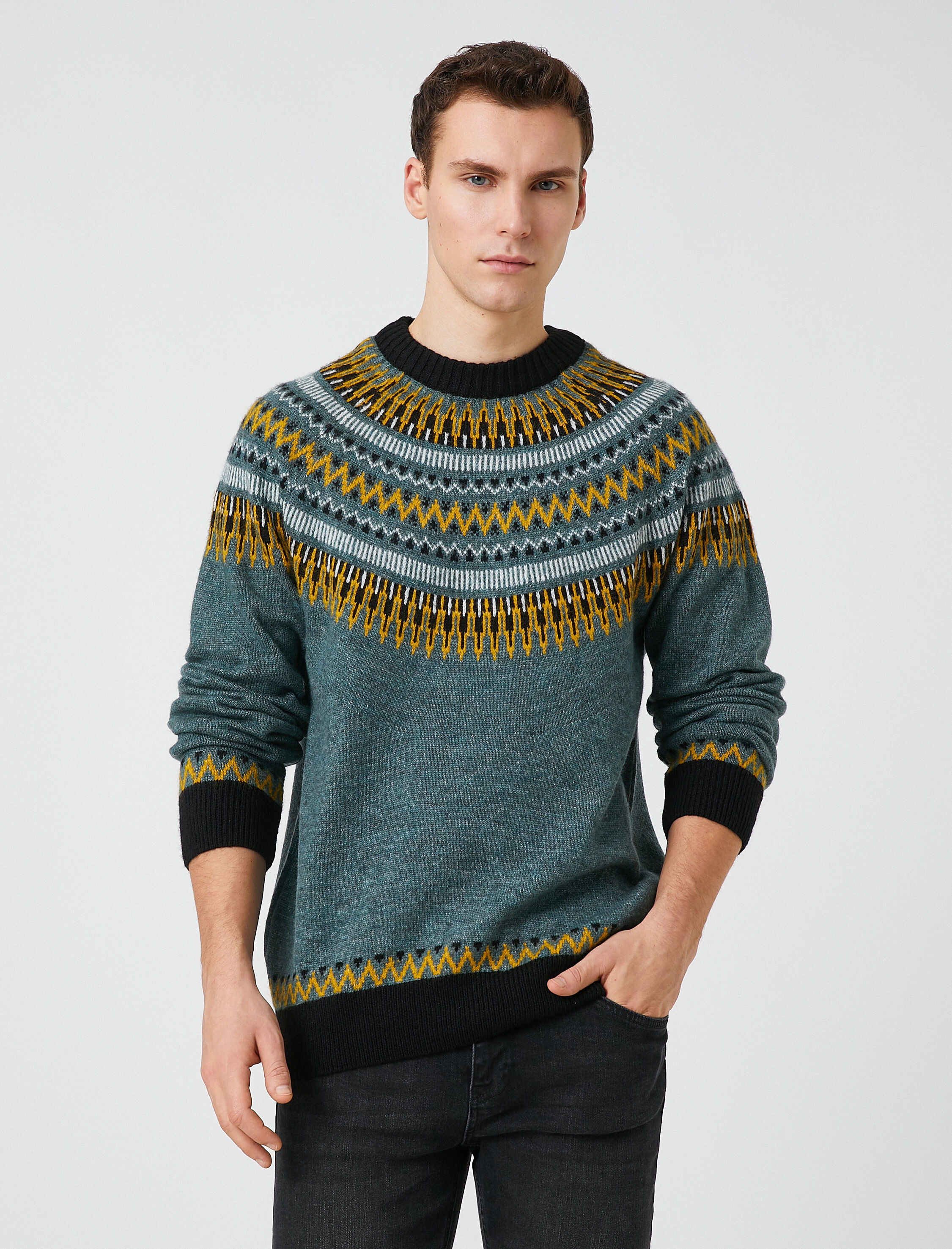 Bisiklet Yaka Kazak Etnik Detaylı