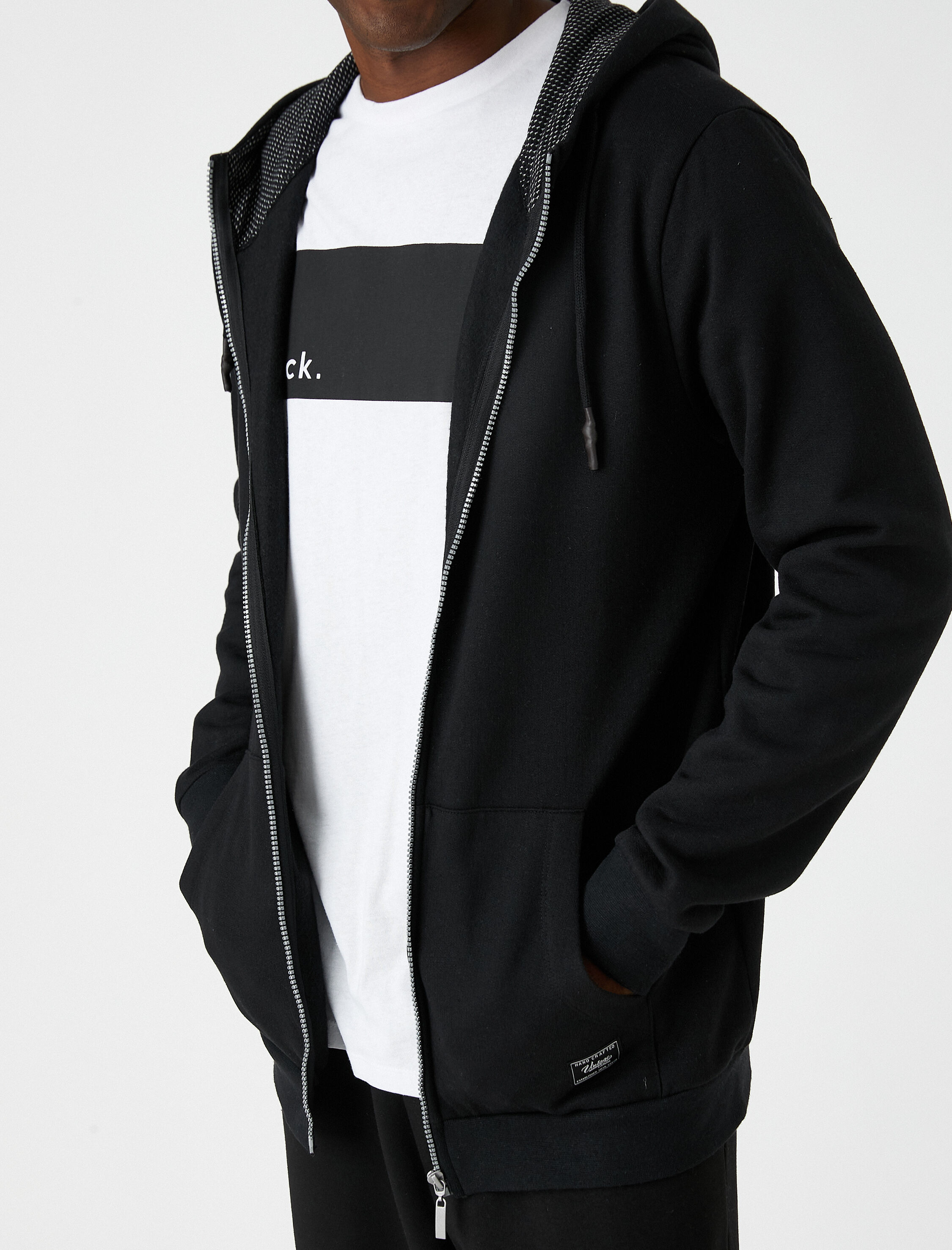   Fermuarlı Kapşonlu Sweatshirt Cepli Etiket Baskılı