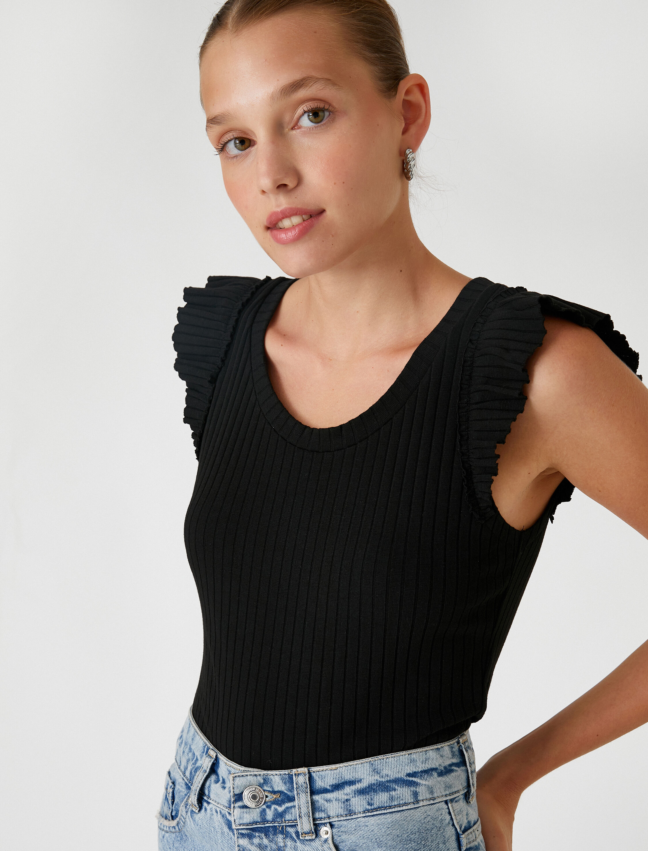 Siyah Kad n Volanl Atlet Ribanal 3WAK10067EK Koton Siyah Kad n Volanl Atlet Ribanal 3WAK10067EK Koton