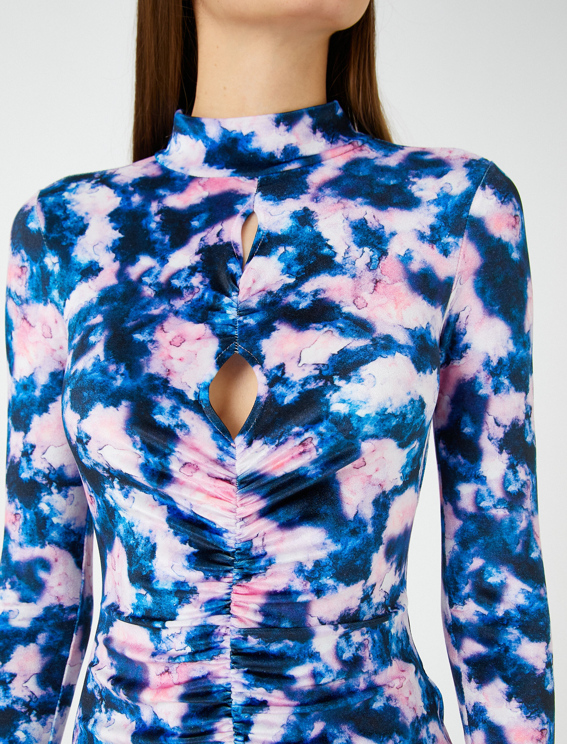   Mini Elbise Pencere Detaylı Uzun Kollu Büzgülü