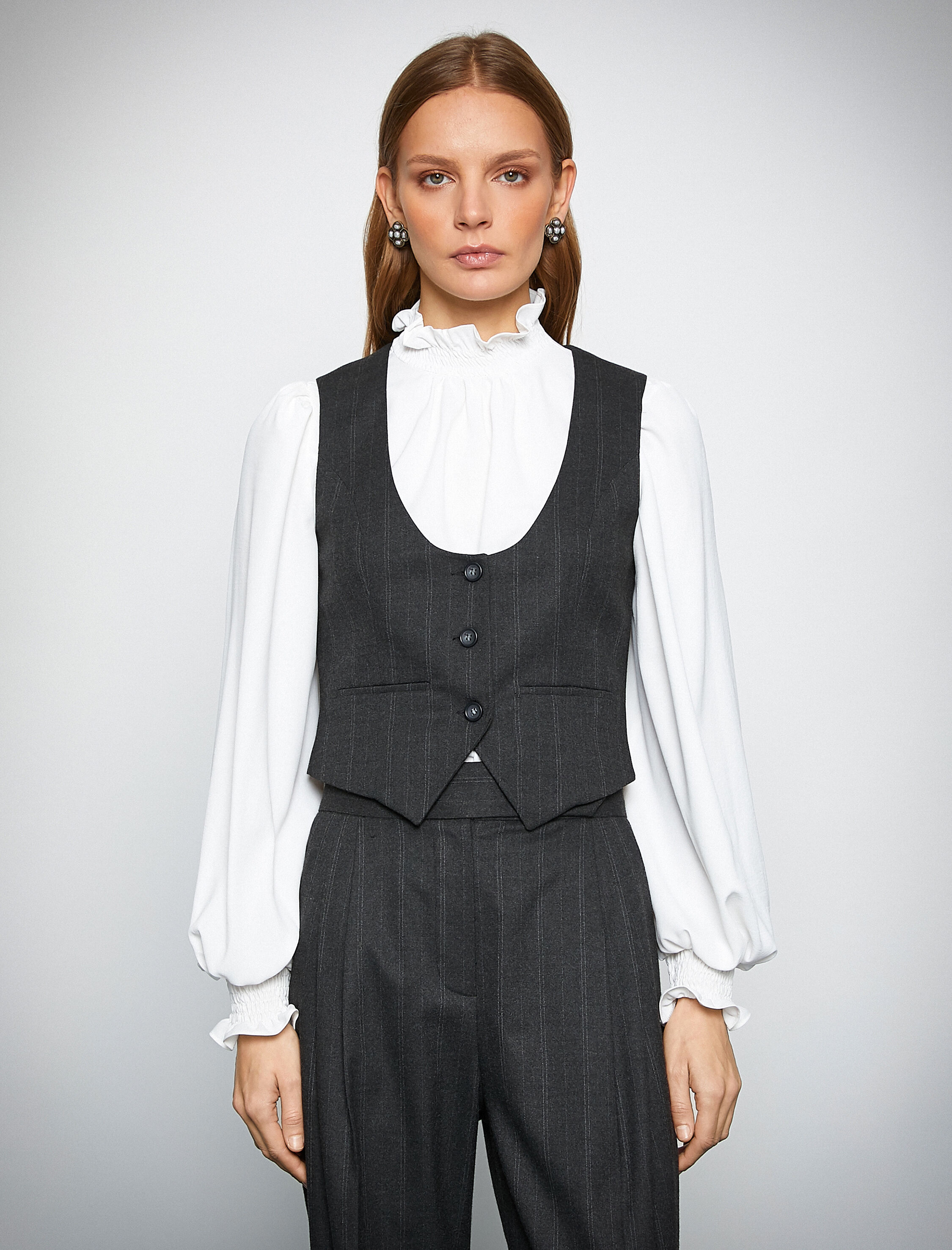   Melis Ağazat X Koton - U Yaka Cep Detaylı Crop Blazer Yelek