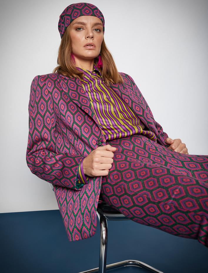  Melis Ağazat X Koton - Taşlı Düğmeli Desenli Blazer Ceket