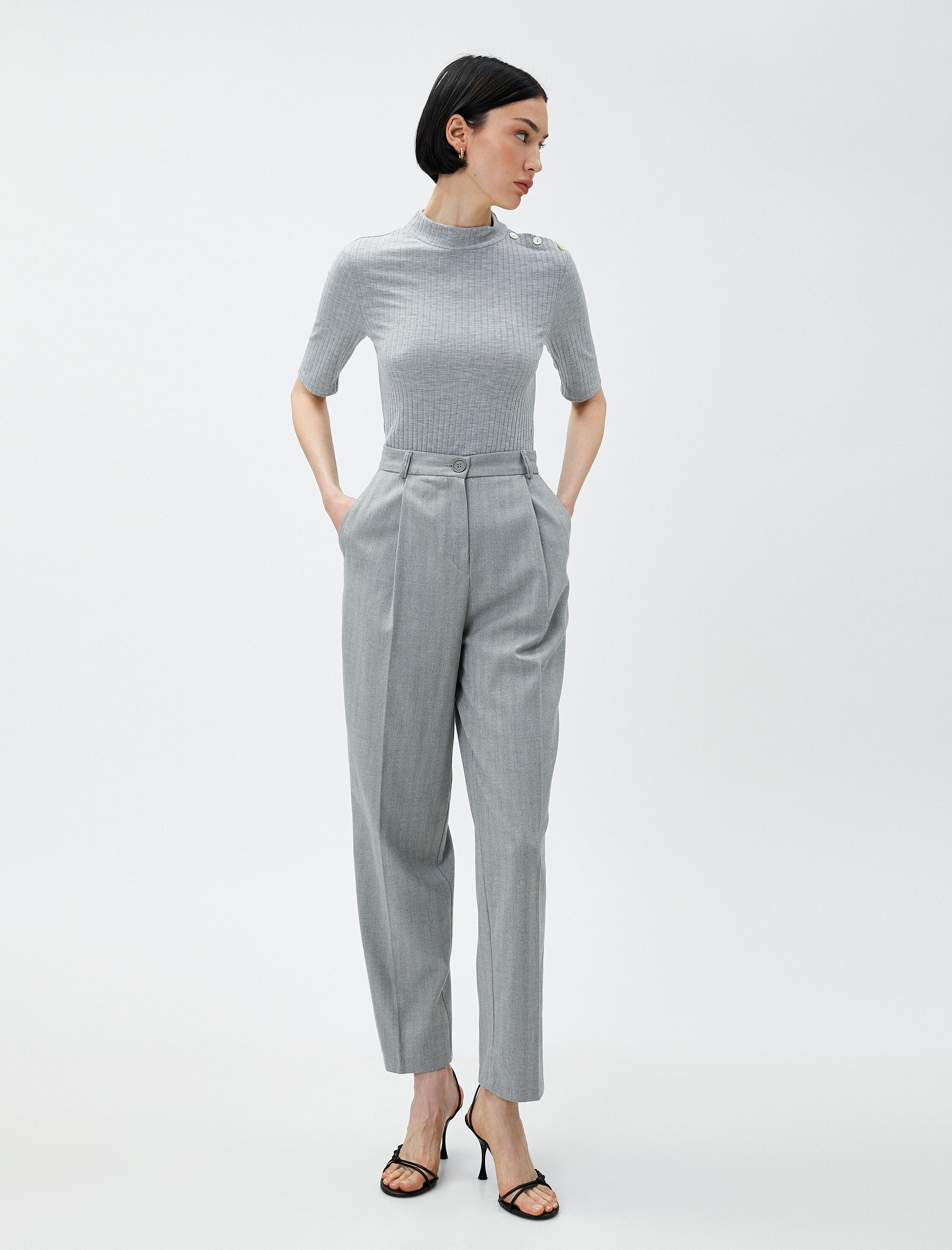   Fitilli Tişört Dik Yaka Düğme Detaylı Kısa Kollu