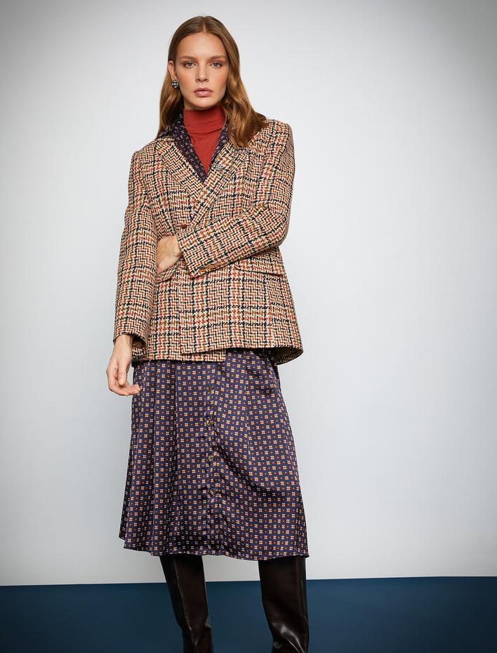  Melis Ağazat X Koton - Düğme Detaylı Saten Pileli Etek