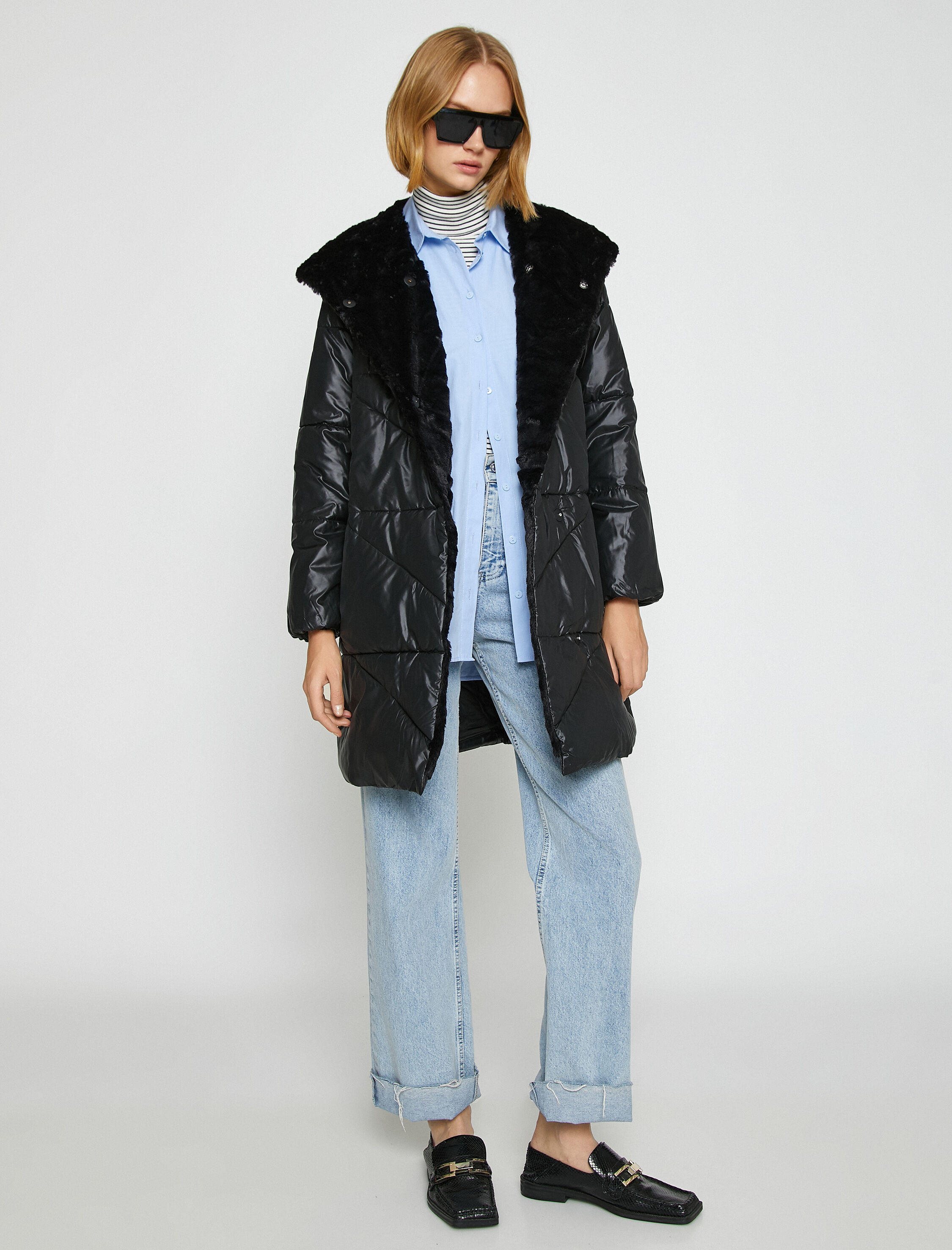   Uzun Şişme Mont Peluş Yaka Detaylı Kapüşonlu