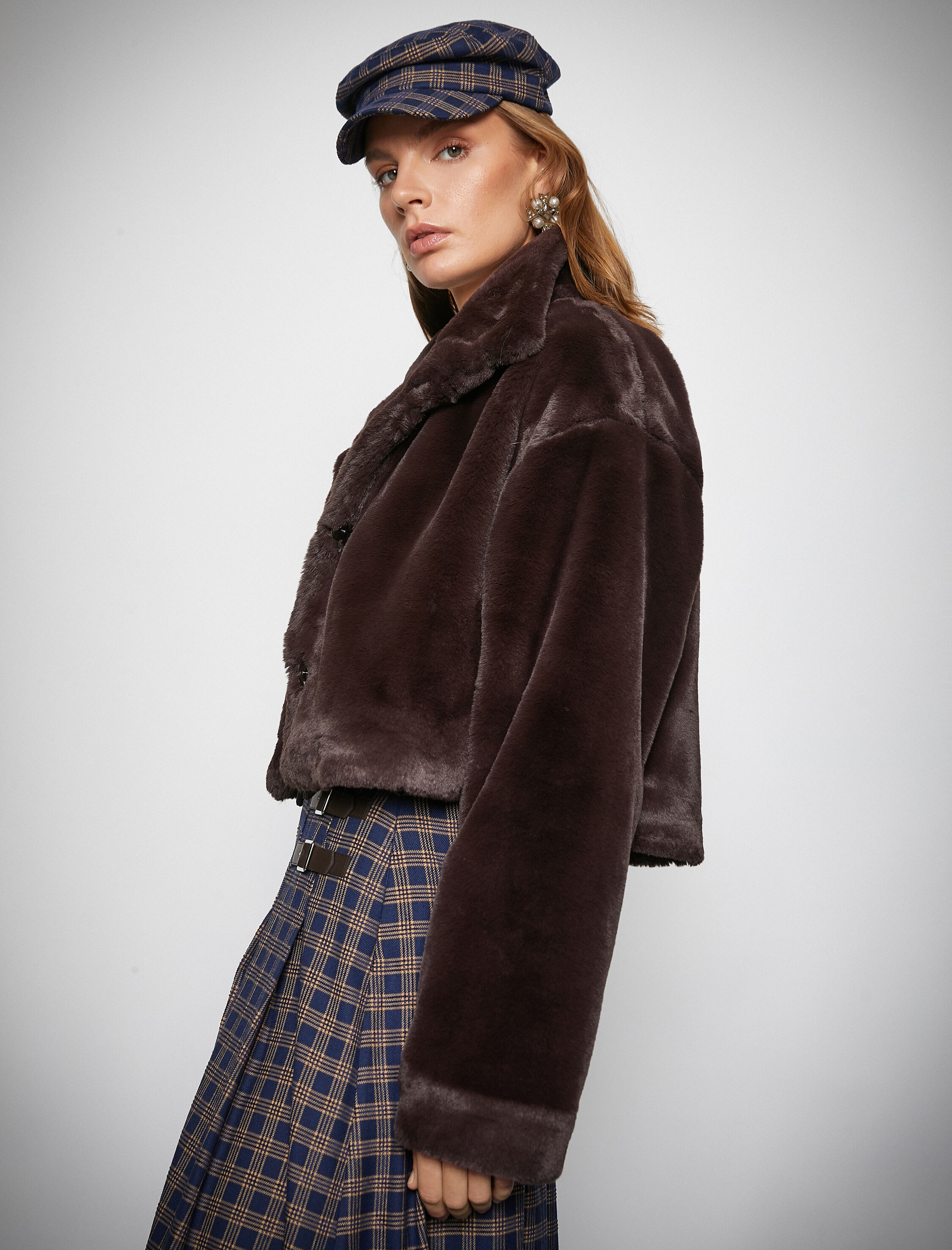   Melis Ağazat X Koton - Crop Peluş Kaban