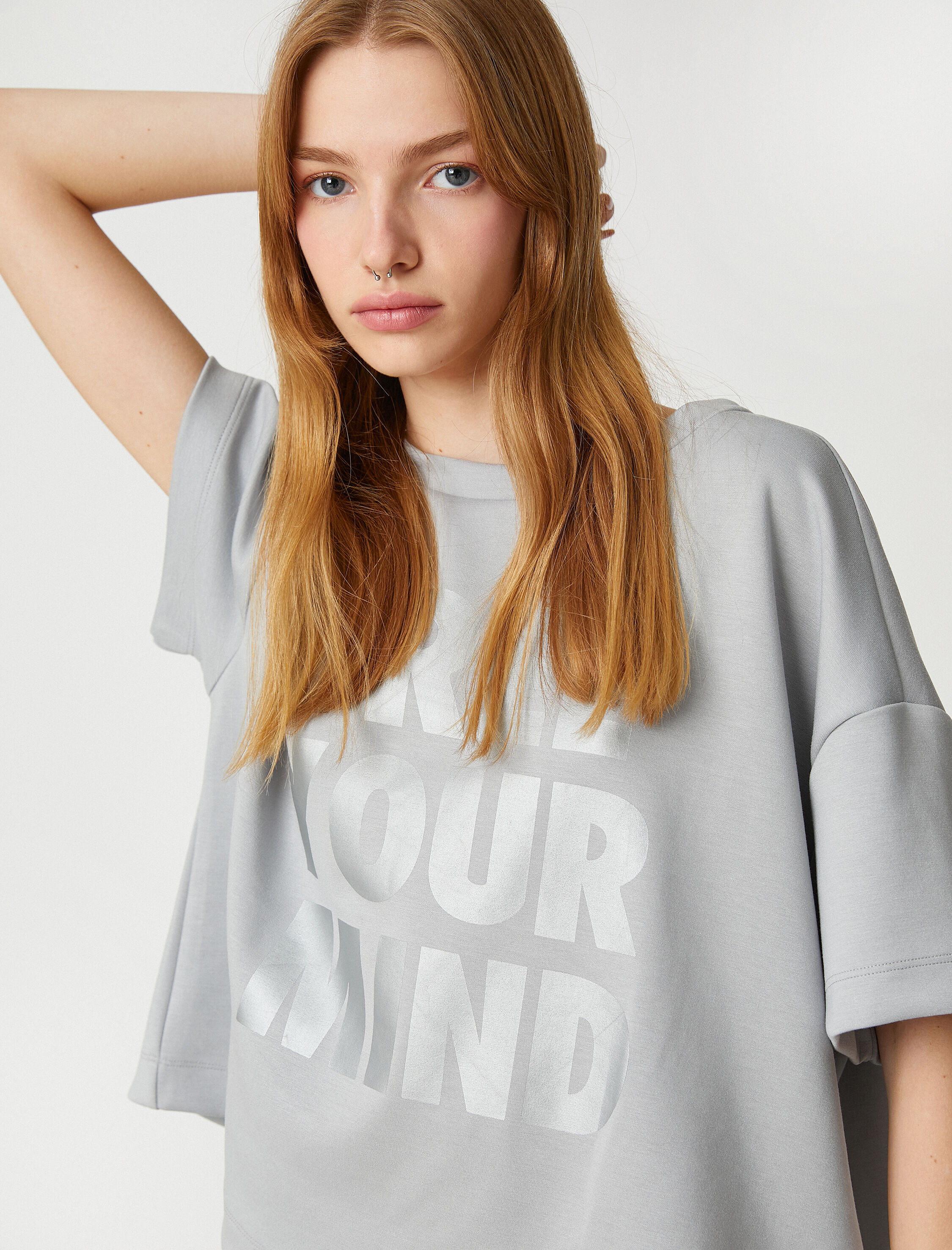   Crop Spor Tişört Büyük Slogan Baskılı Modal Karışımlı