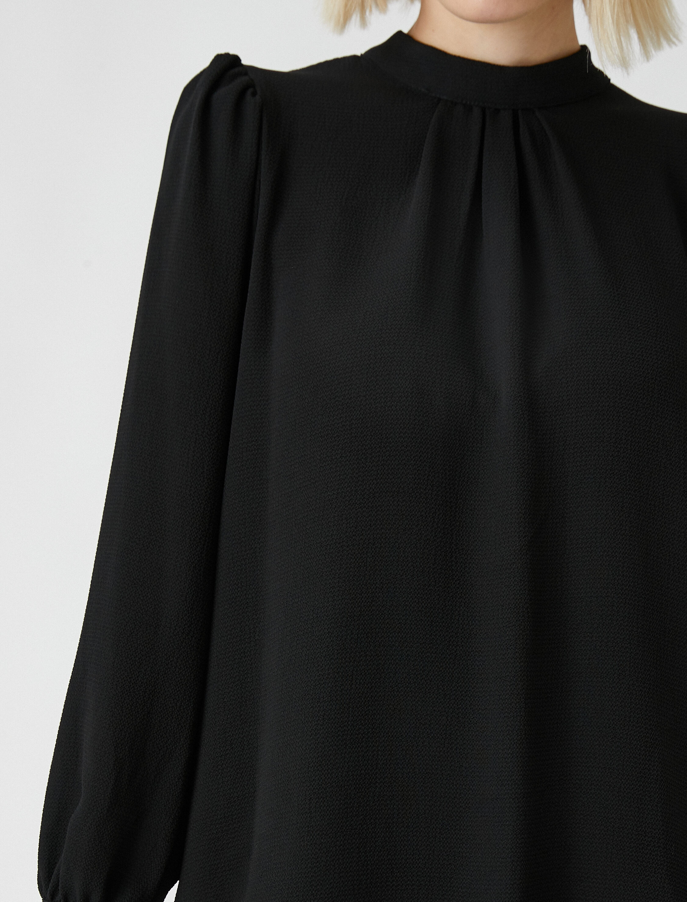   Dik Yaka Bluz Balon Kollu