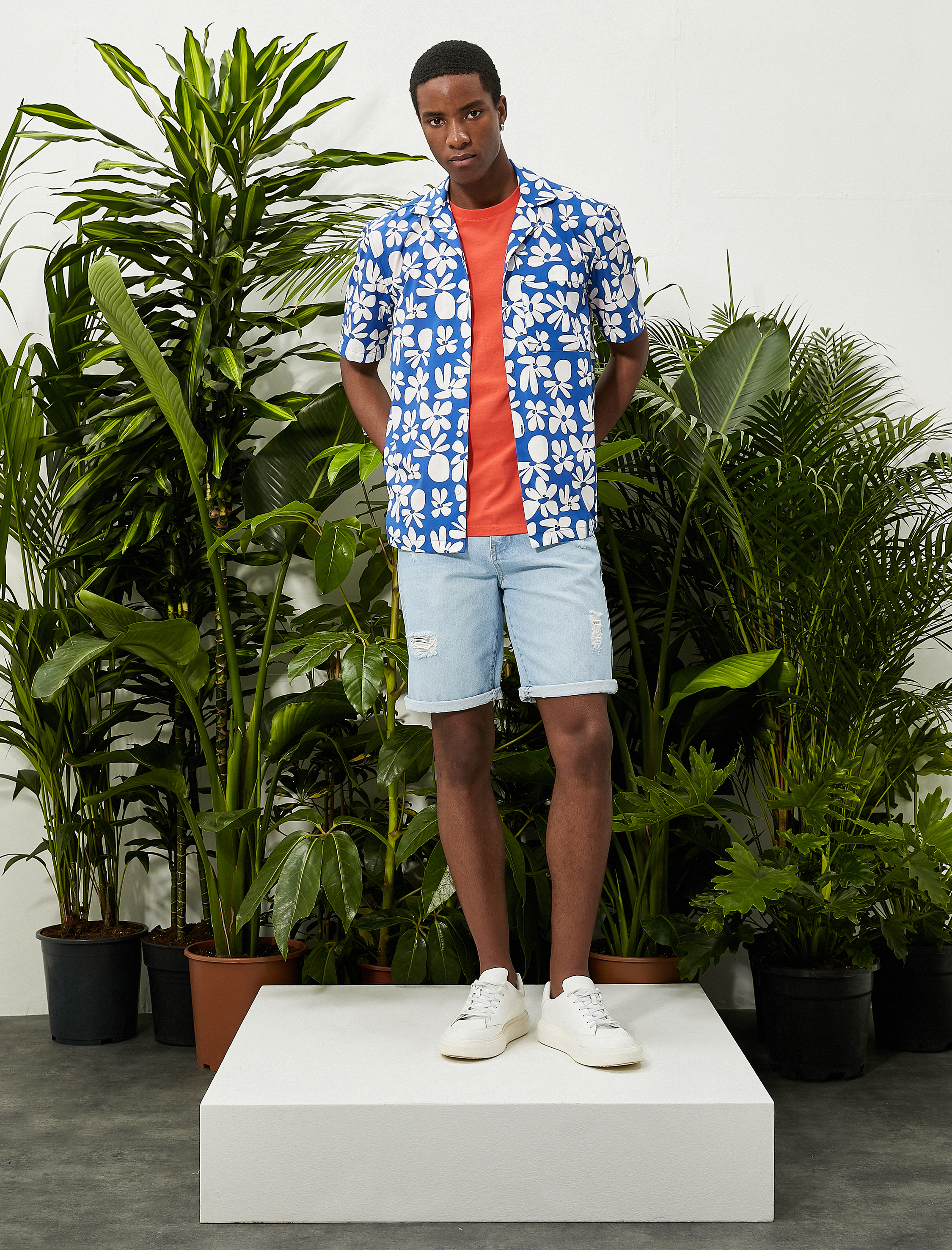   Oversize Yırtık Kot Şort Cep Detaylı Düğmeli Pamuklu