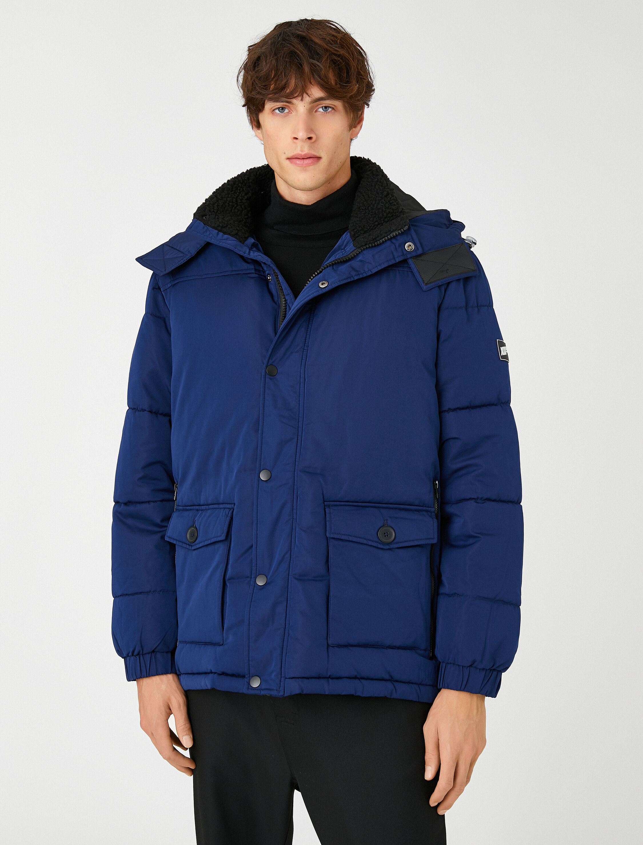   Anorak Şişme Mont Kapşonlu Yaka Detaylı Su Geçirmez