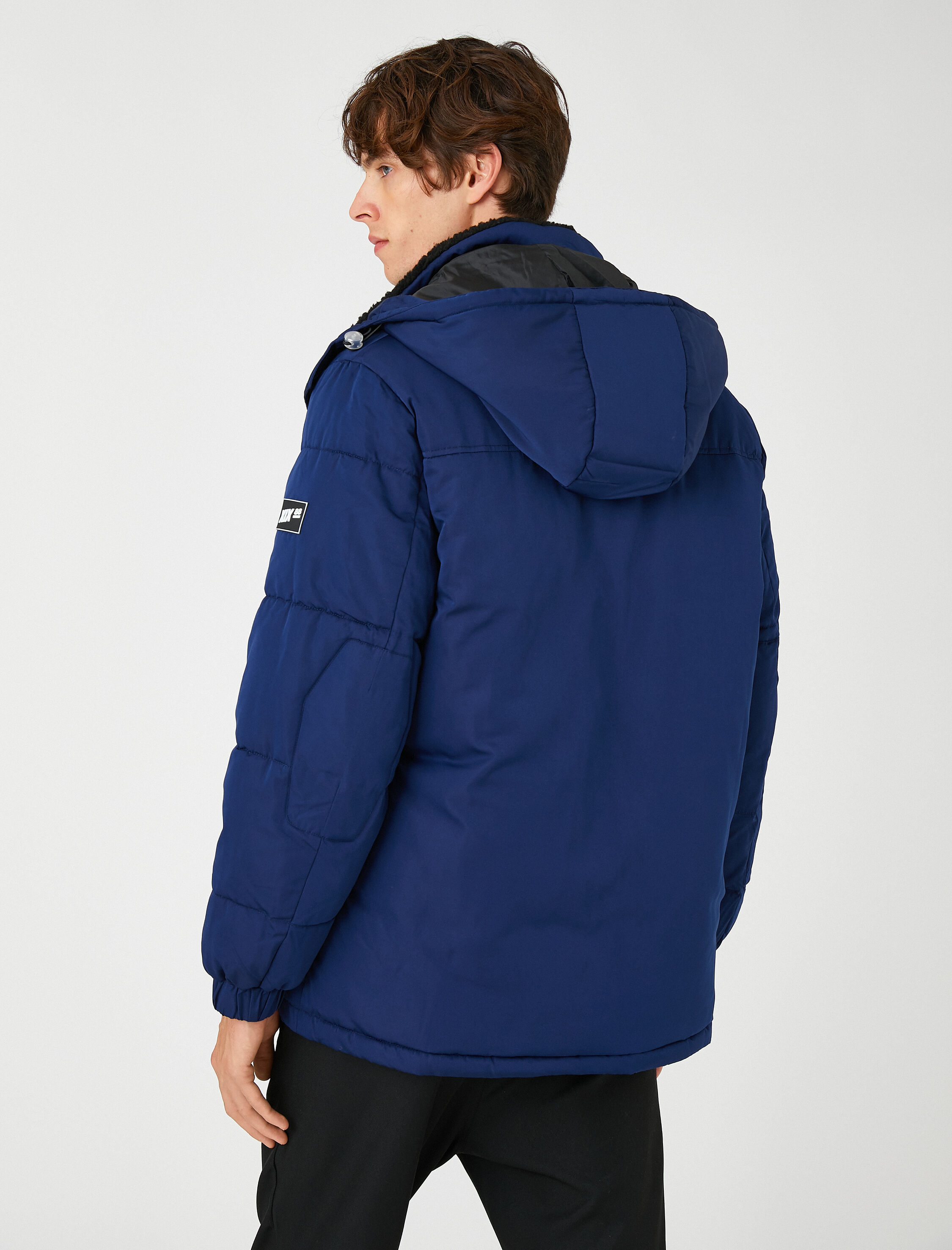   Anorak Şişme Mont Kapşonlu Yaka Detaylı Su Geçirmez