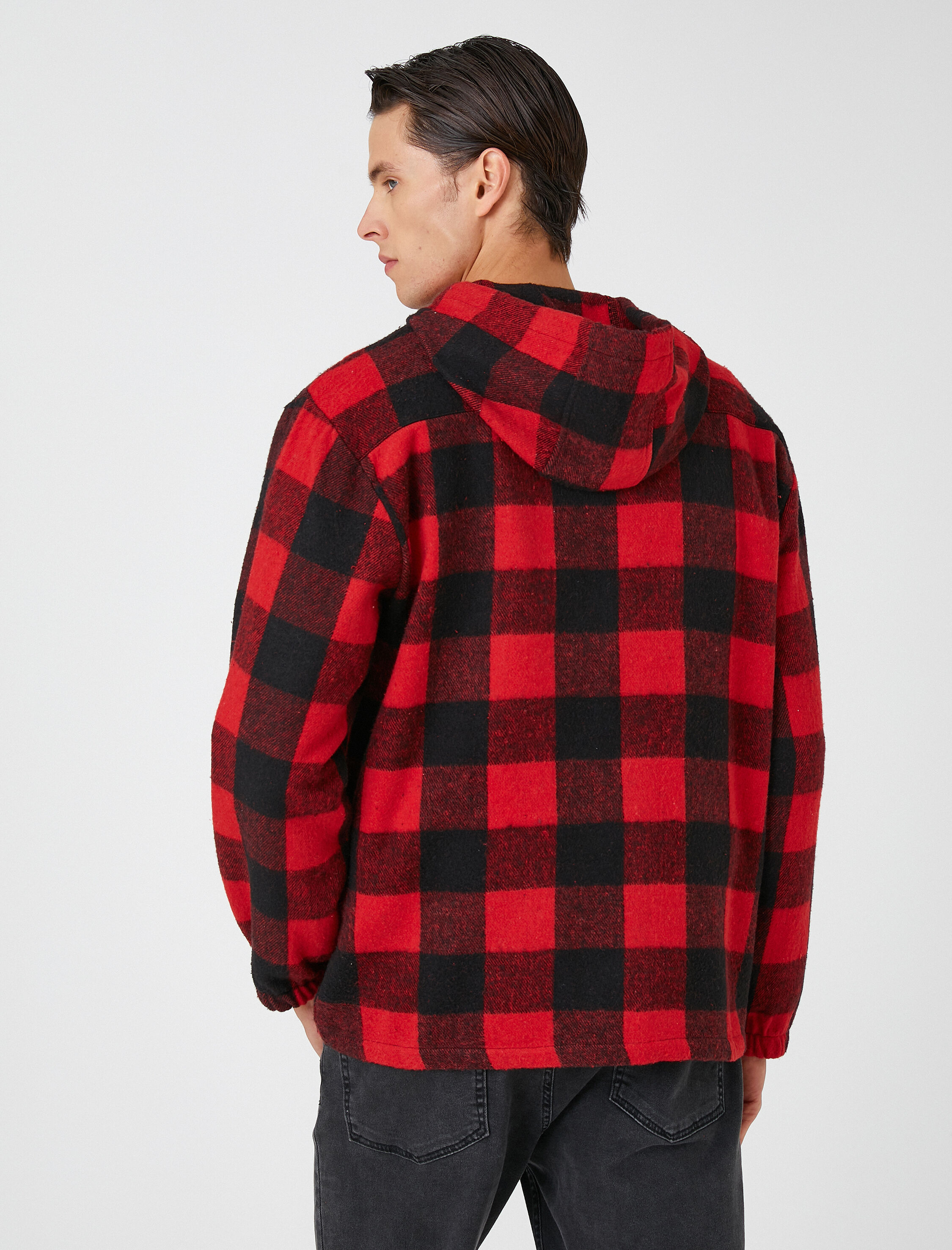   Ekoseli Kapşonlu Sweatshirt Etiket Baskılı Cep Detaylı Yarım Fermuarlı