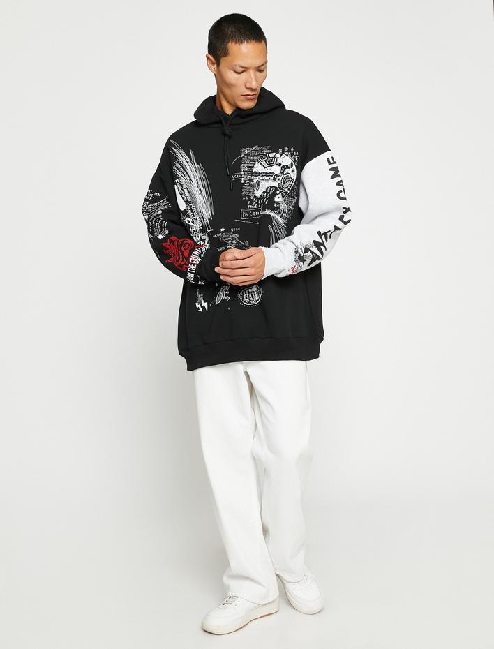  Kapşonlu Oversize Sweatshirt Şardonlu Kuru Kafa Baskılı