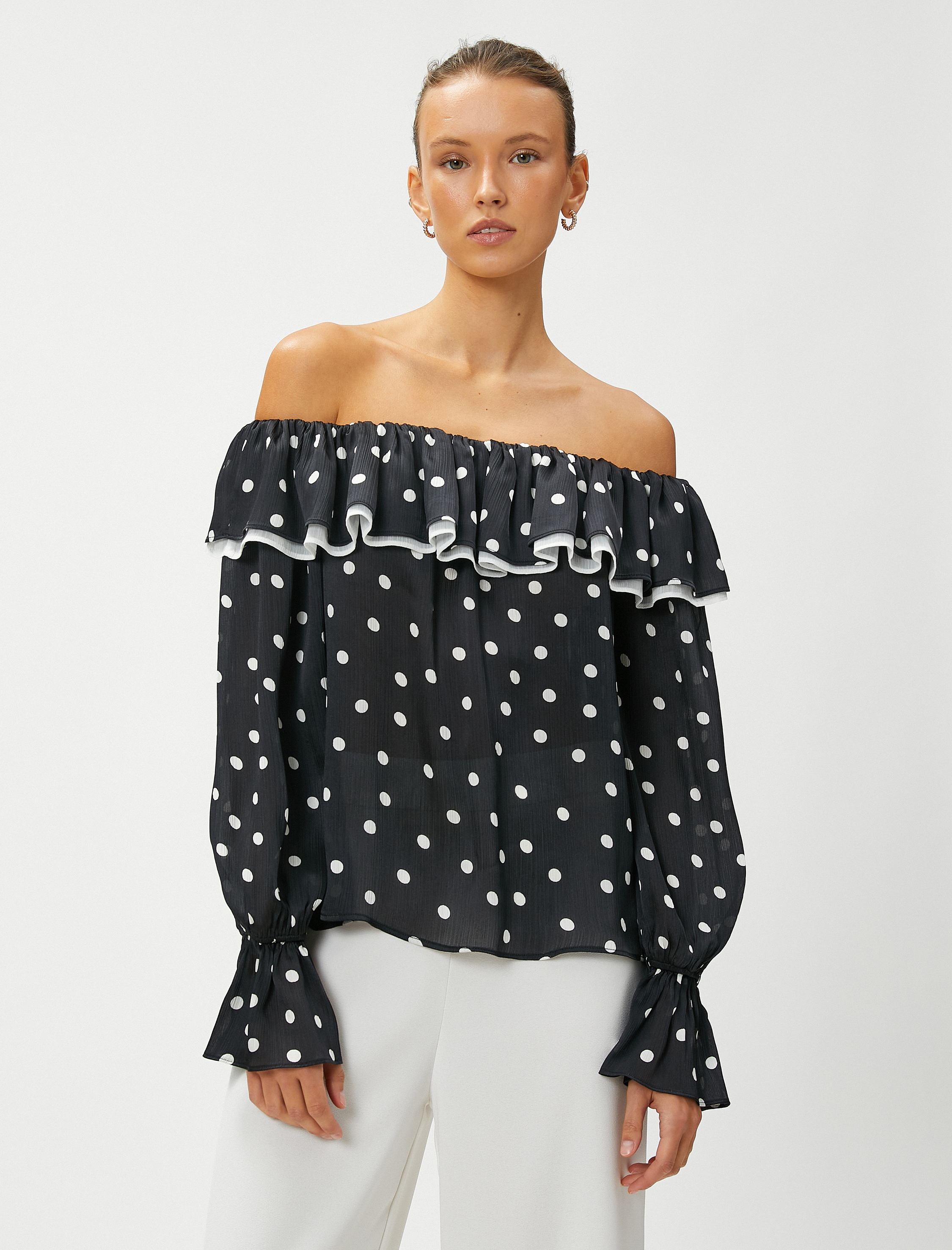   Şifon Bluz Omzu Açık Volanlı