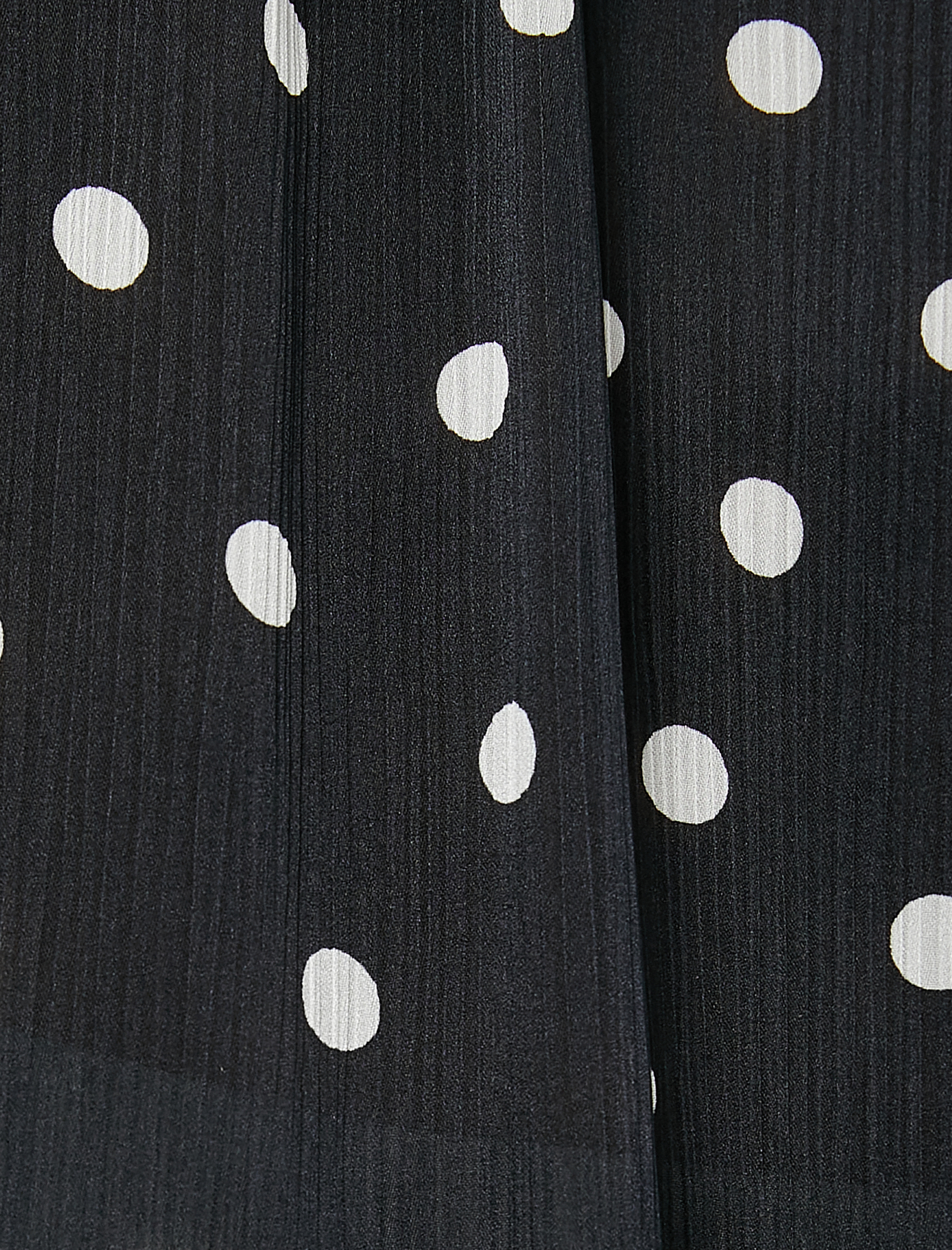   Şifon Bluz Omzu Açık Volanlı