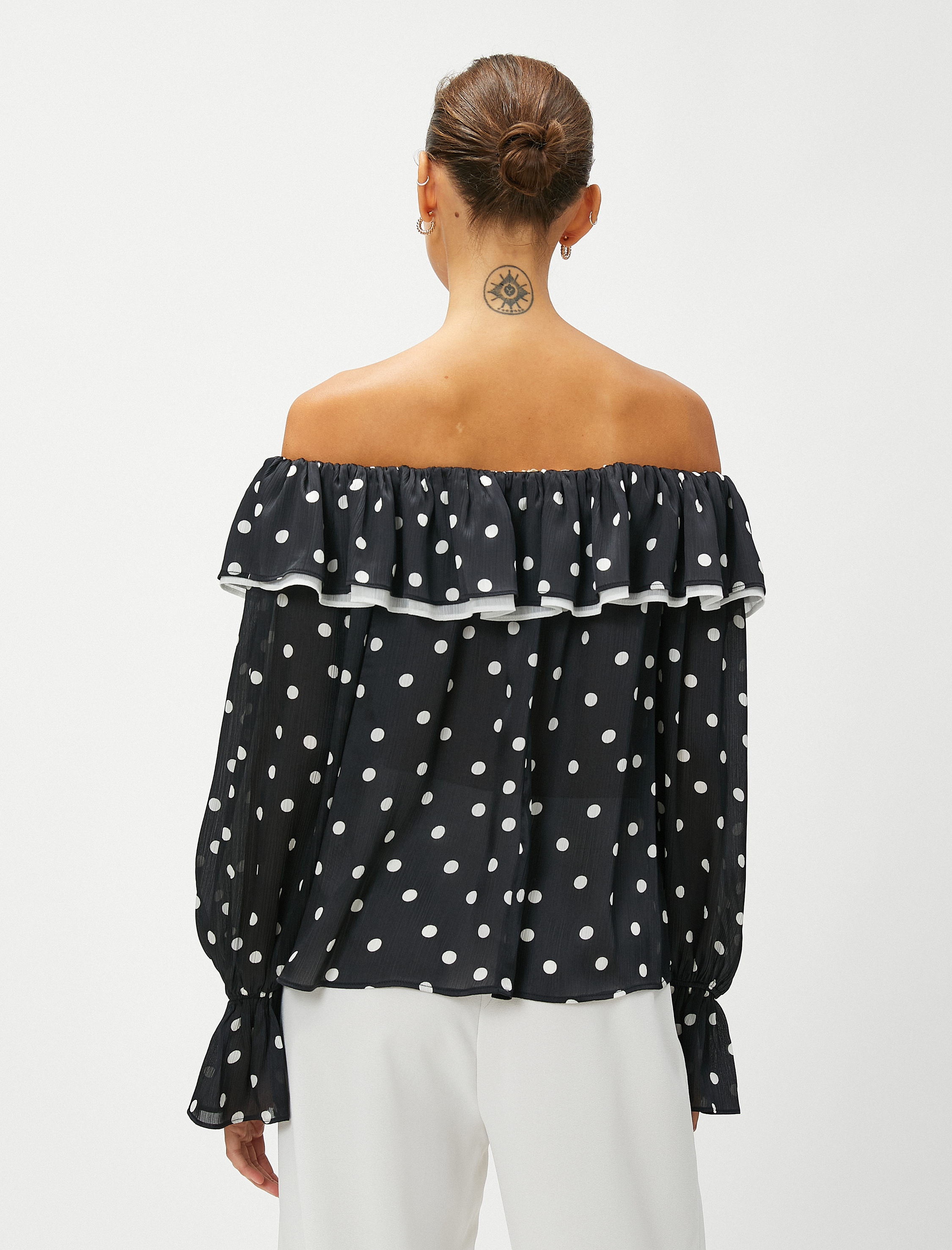   Şifon Bluz Omzu Açık Volanlı