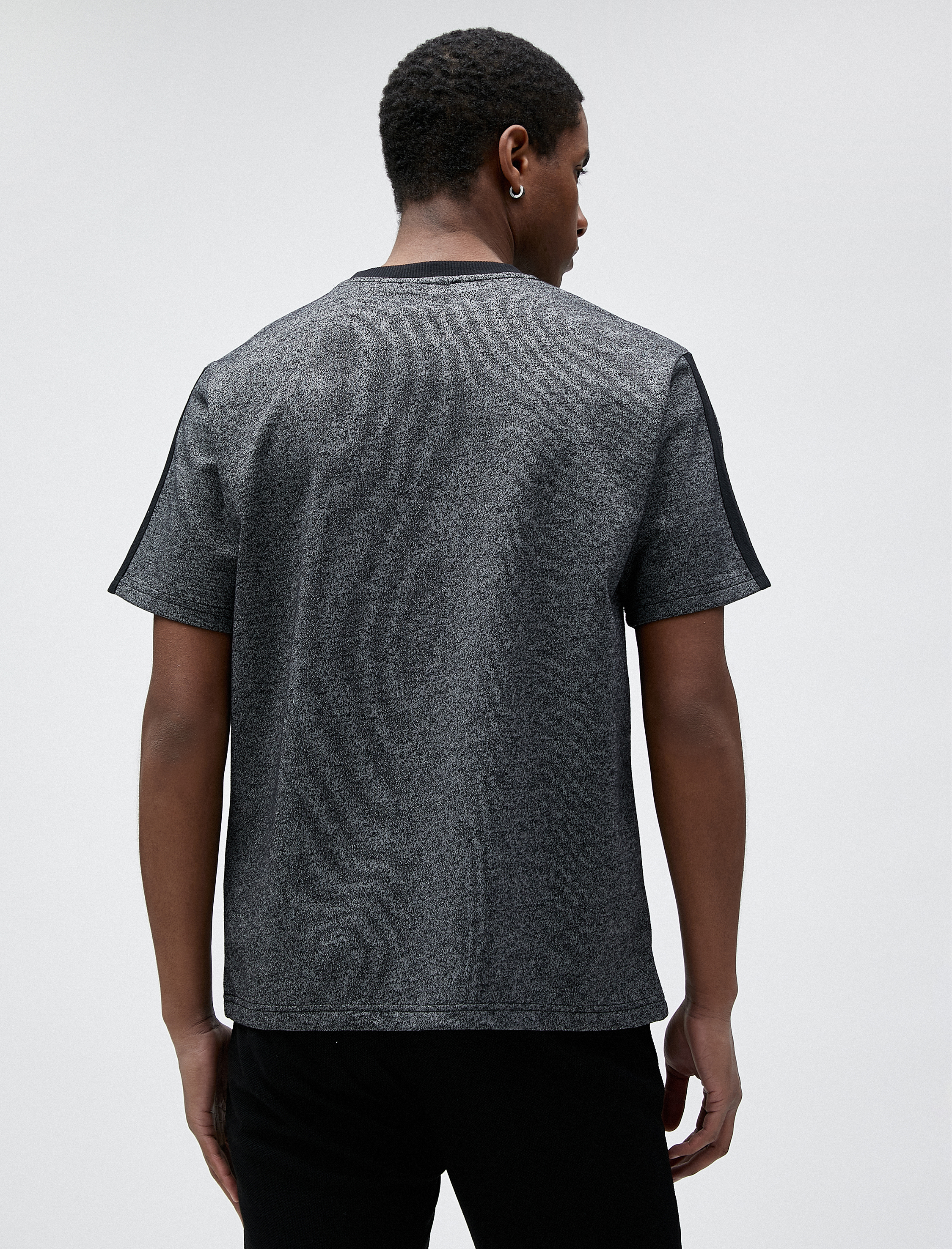   Basic Kırçıllı Tişört Bisiklet Yaka Şerit Detaylı Kısa Kollu