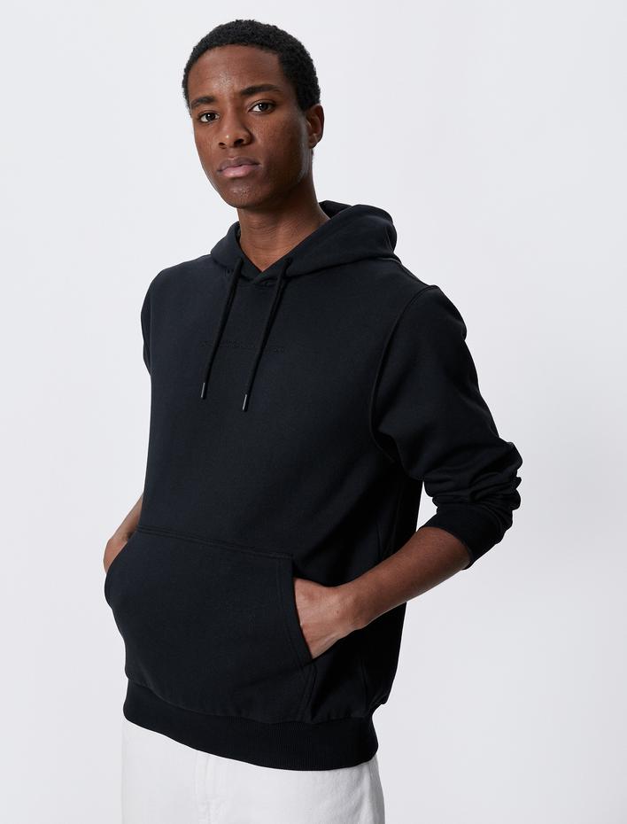  Kapşonlu Hoodie Slogan İşlemeli Cep Detaylı Uzun Kollu