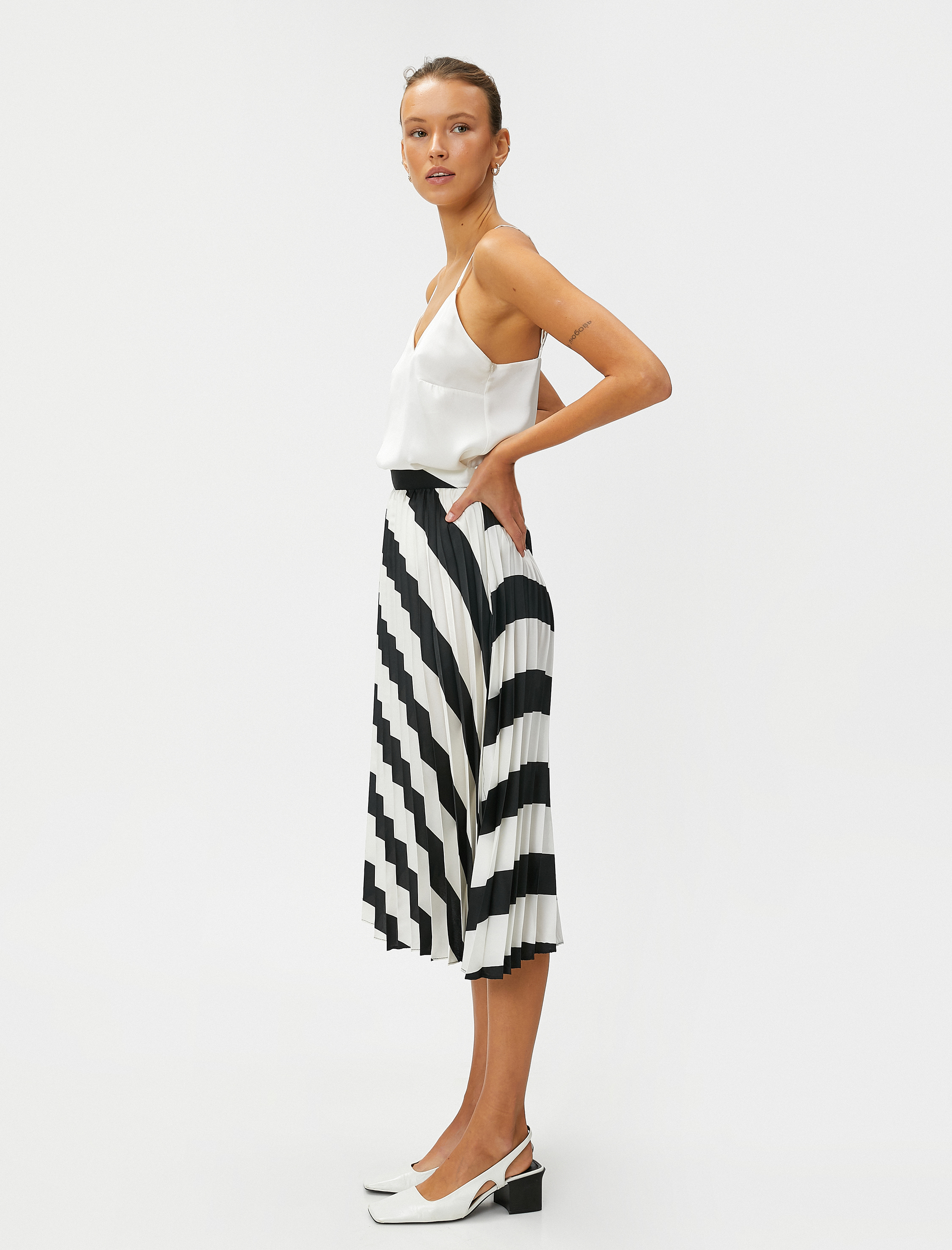   Saten Midi Etek Pileli A Kesim