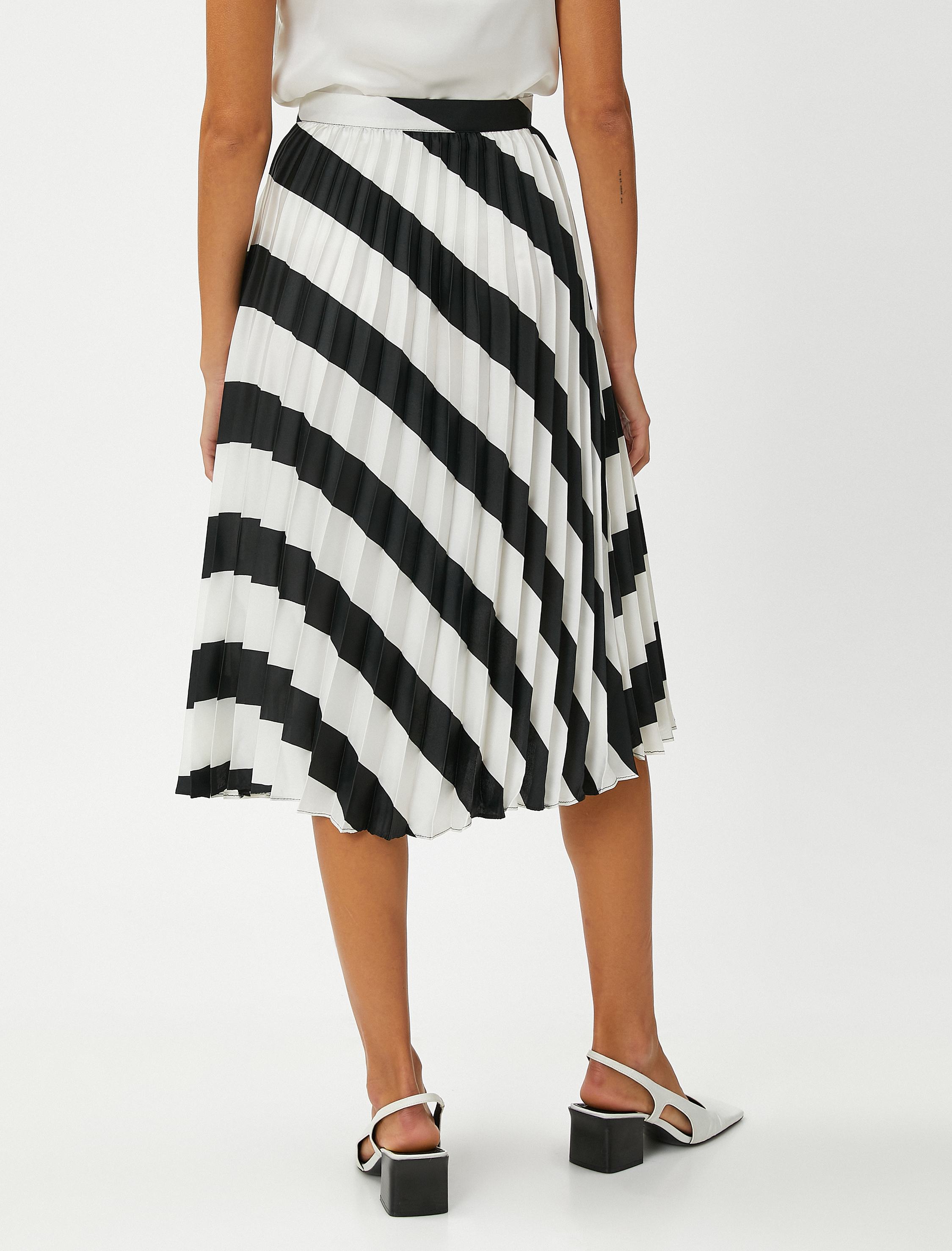   Saten Midi Etek Pileli A Kesim