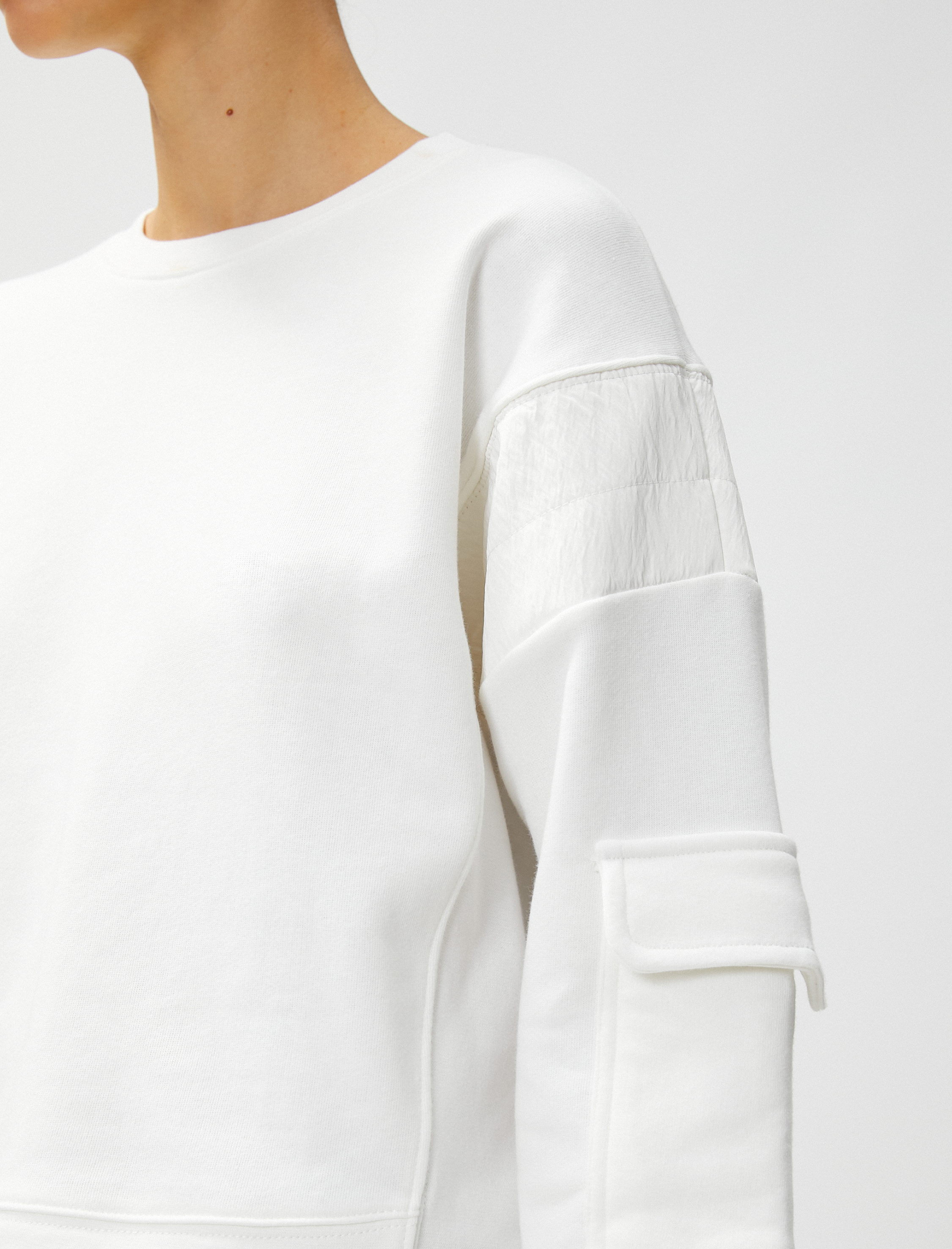   Kol Cebi Detaylı Sweatshirt Pamuk Karışımlı