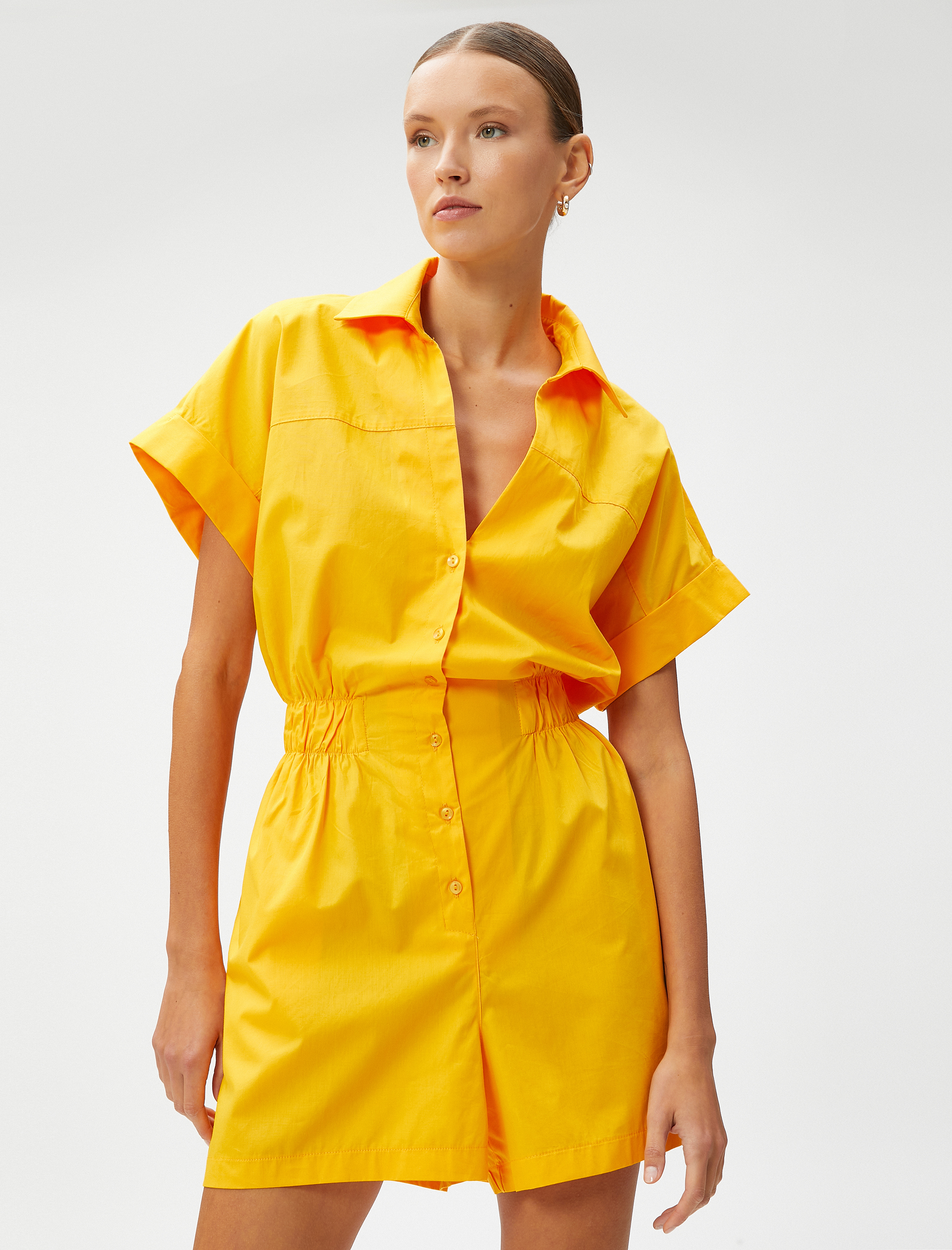   Şortlu Tulum Kısa Kollu Düğmeli Gömlek Yaka