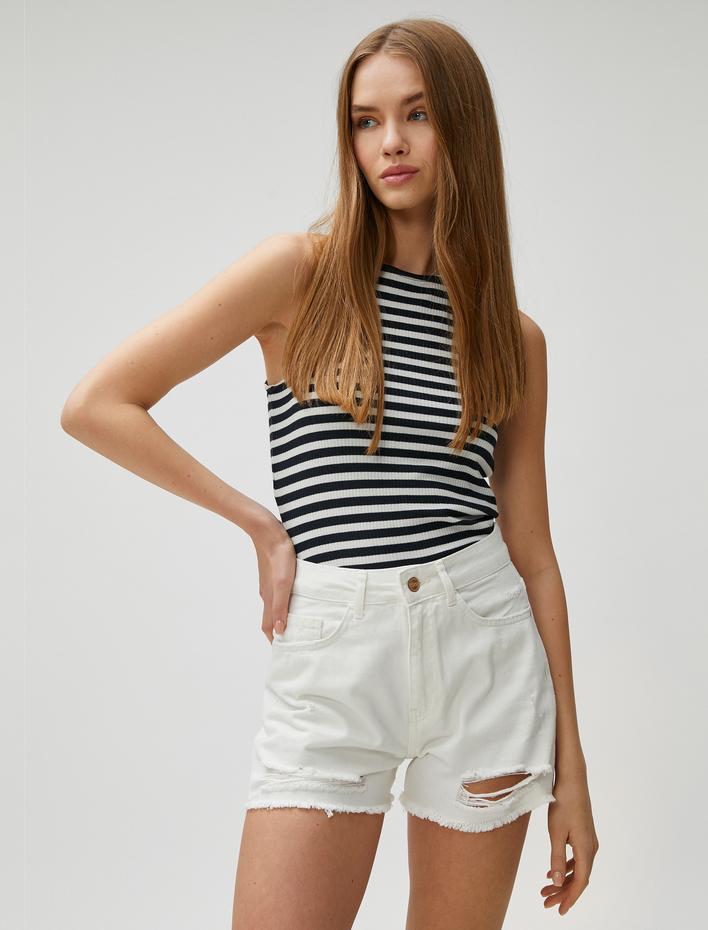  Kot Şort Yırtık Detaylı Yüksek Bel Cepli